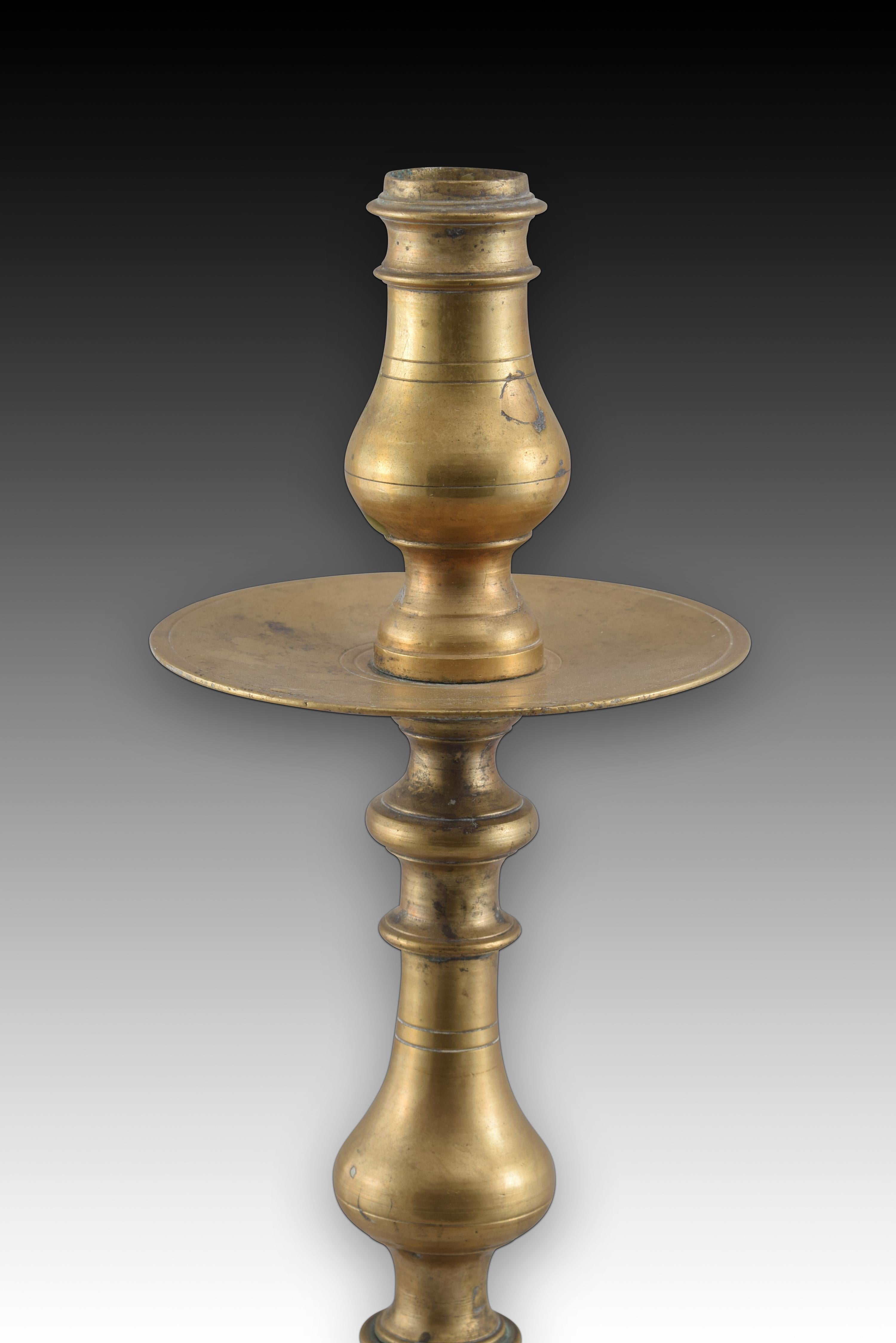 Candlestick with Triangular Base, Bronze, Spain, 18th Century In Fair Condition For Sale In Madrid, ES