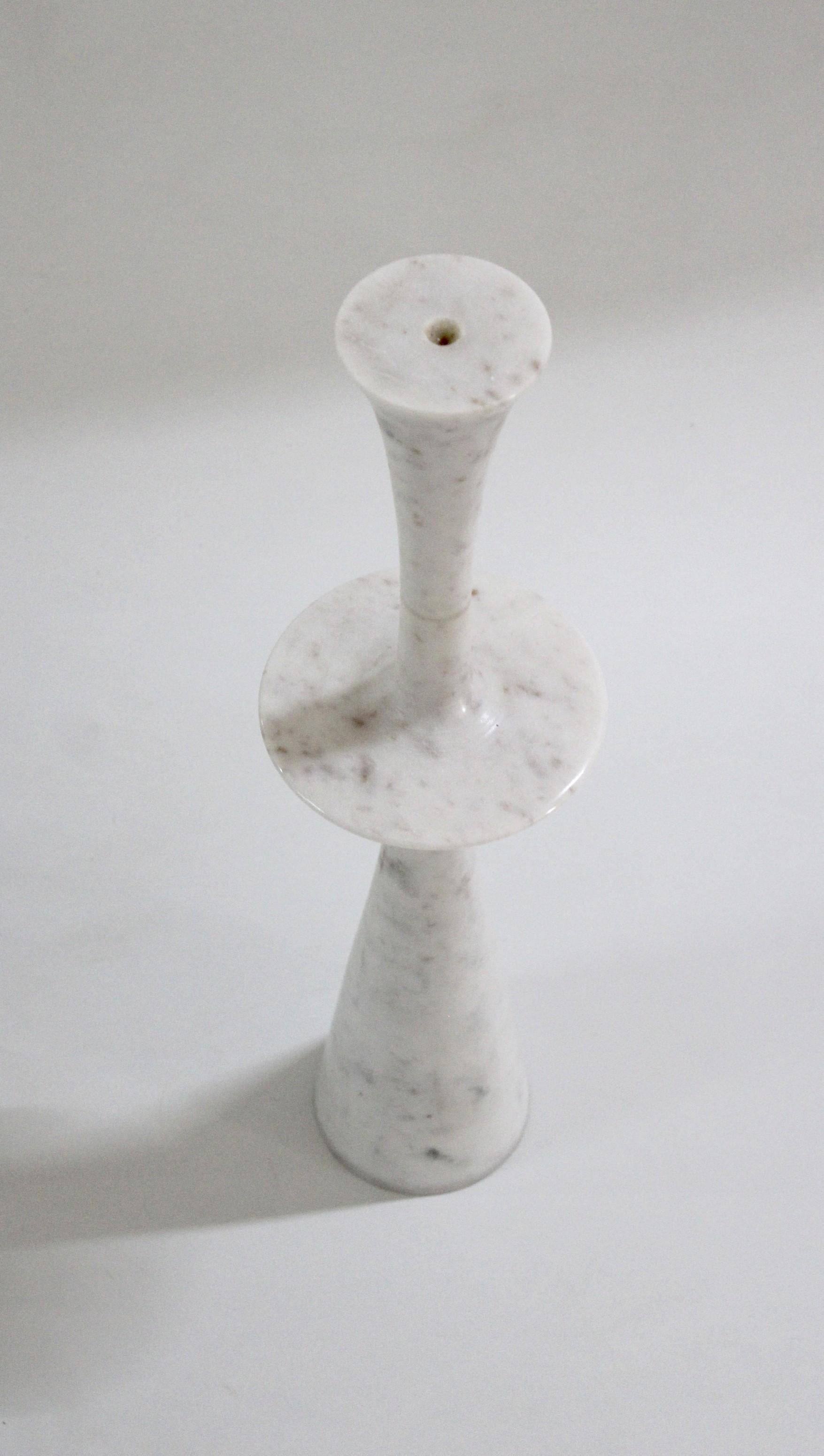 Candlesticks Plate i in White Marble Handcrafted in India By Paul Mathieu For Sale 1
