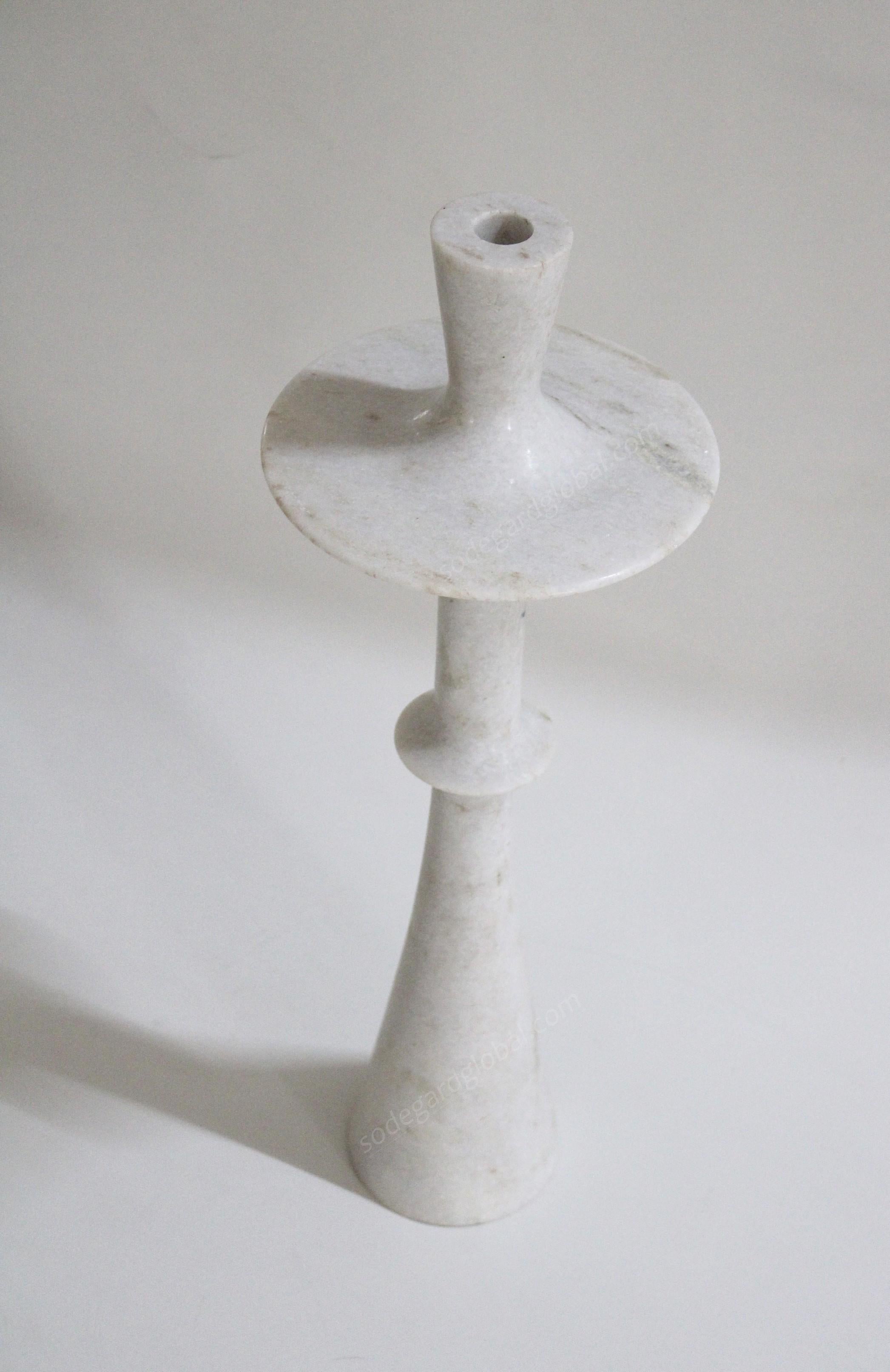 Candlesticks Plate II in White Marble Handcrafted in India By Paul Mathieu In New Condition For Sale In New York, NY