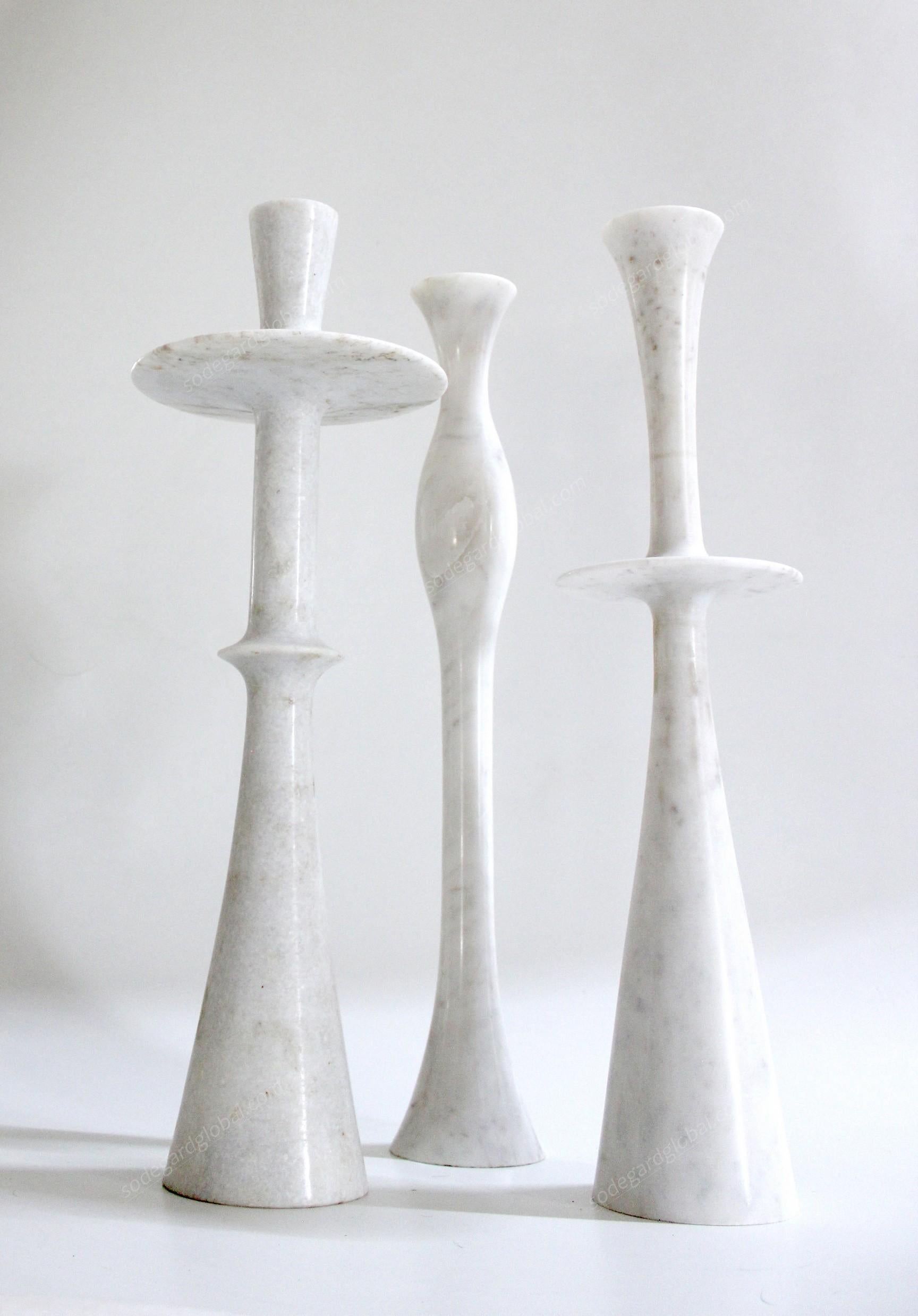 Moderne White candle holder, set of four marble white candlestick holder by P. Mathieu en vente