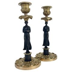 Chandeliers avec cariatides en bronze doré et patiné foncé - Empire, années 1820