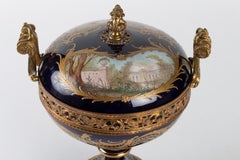Candy Box in Sèvres Porcelain and Golden Bronze