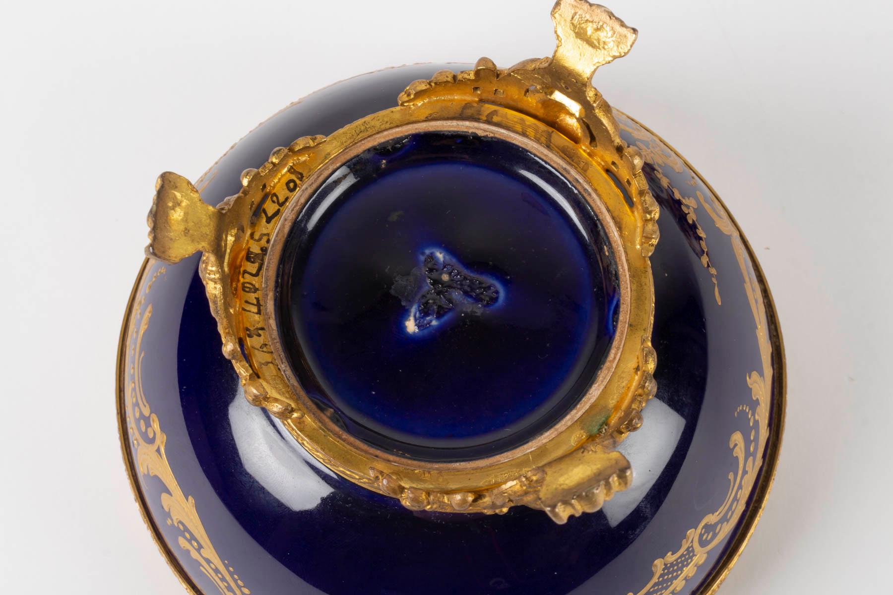 Candy Box, Napoleon III Period, 1870, Painted and Gilded Porcelain Gilded Bronze 3