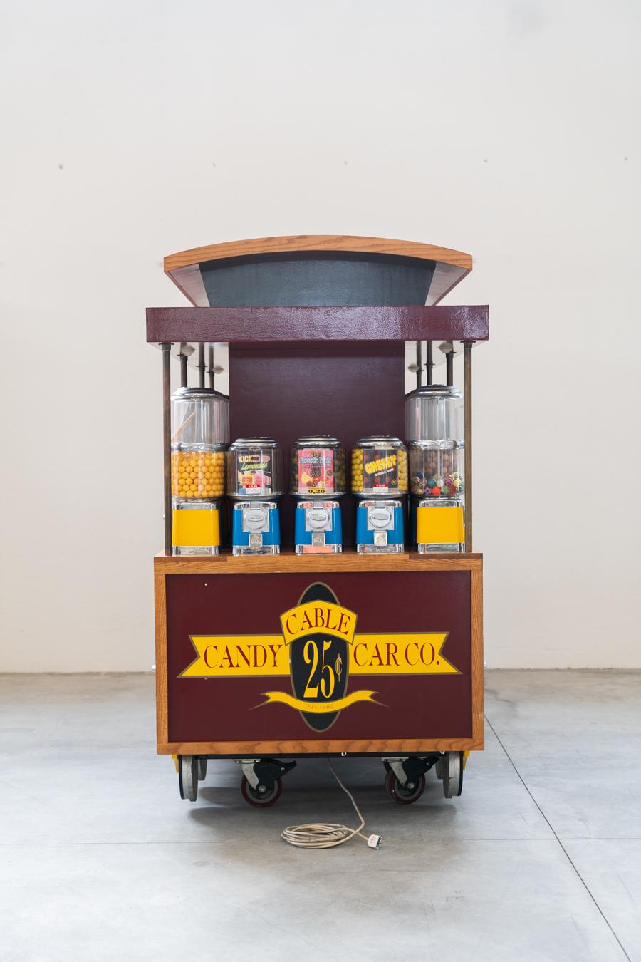Candy cable car nr 38 dispenser, 2000 - automatic wheeled dispenser of cara In Good Condition For Sale In Manzano, IT