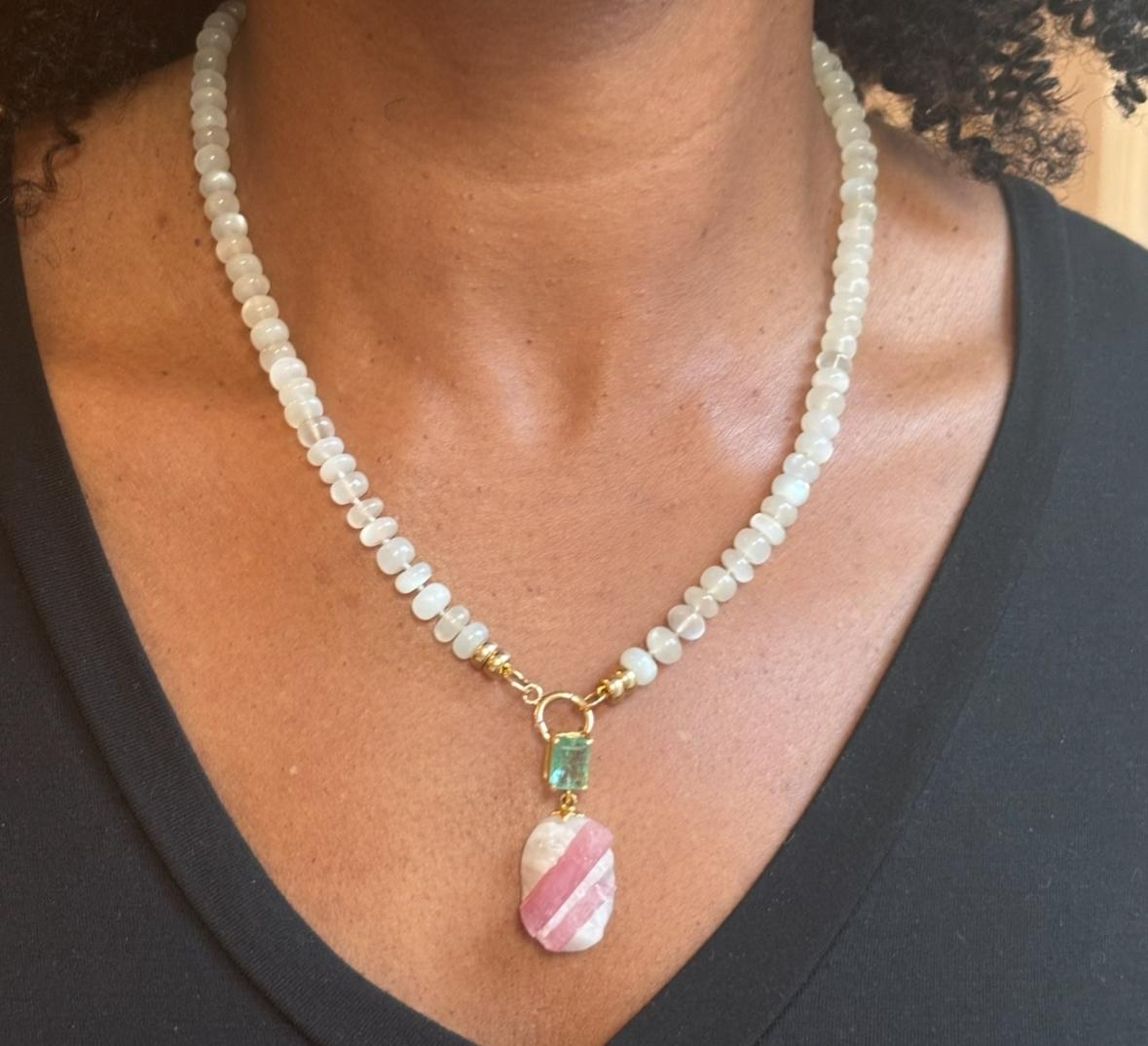 Pendentif candy en or 14 carats avec tourmaline rose et émeraude taillée en émeraude en vente 5