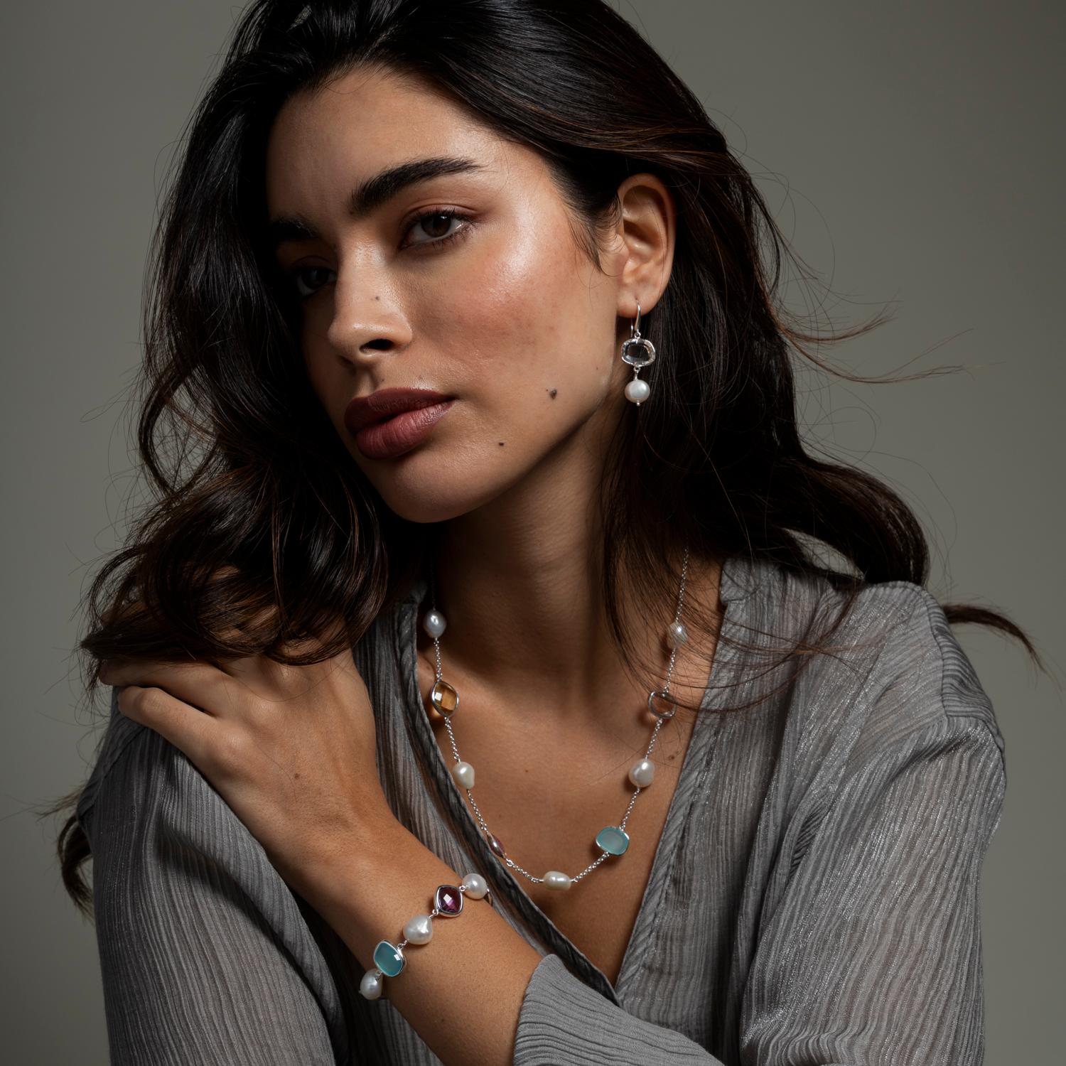 Taglio rotondo Collana con pietre candite e perle barocche in argento 925 in vendita