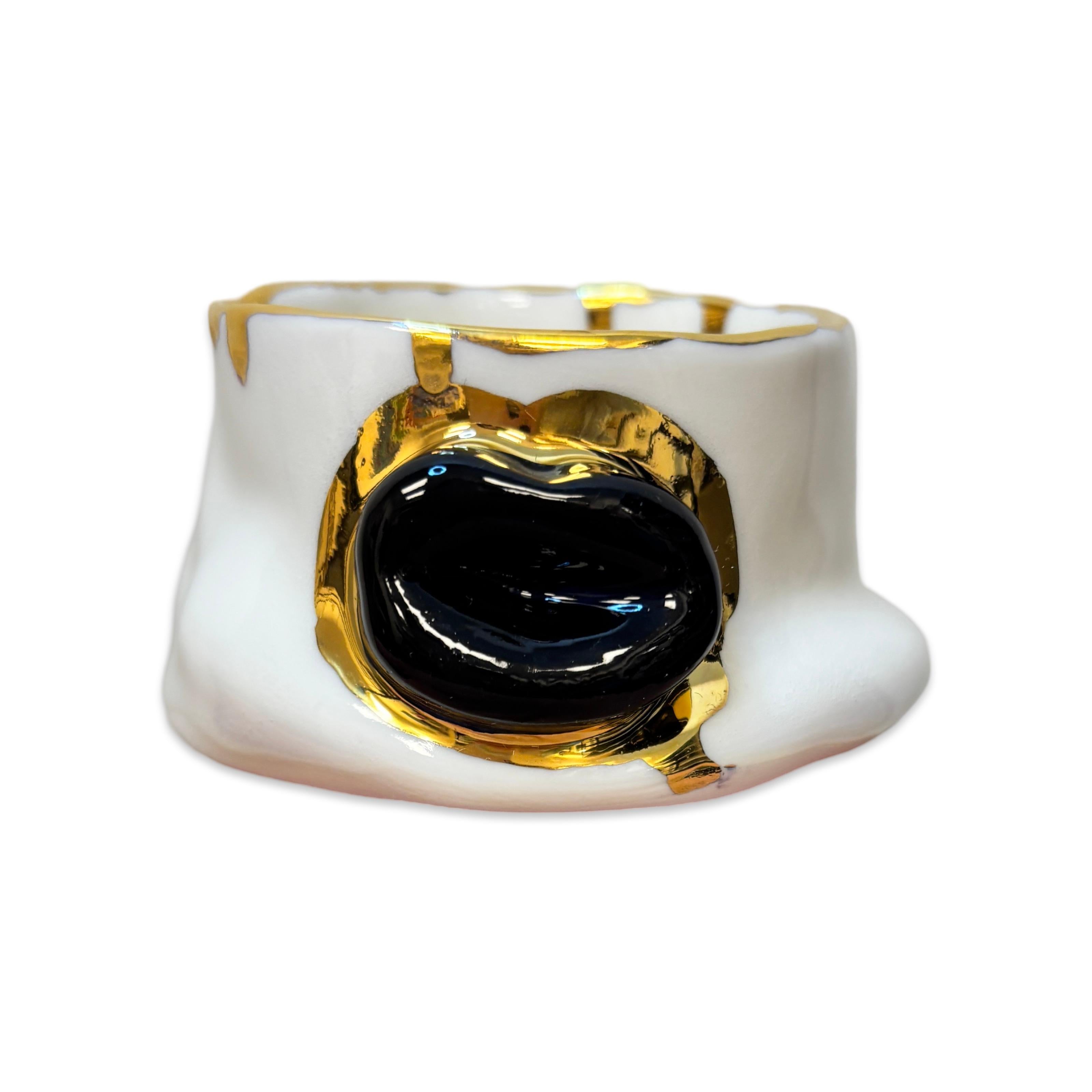 Porte-bonbons en porcelaine blanche avec Lips rouges  par Hania Jneid en vente 5