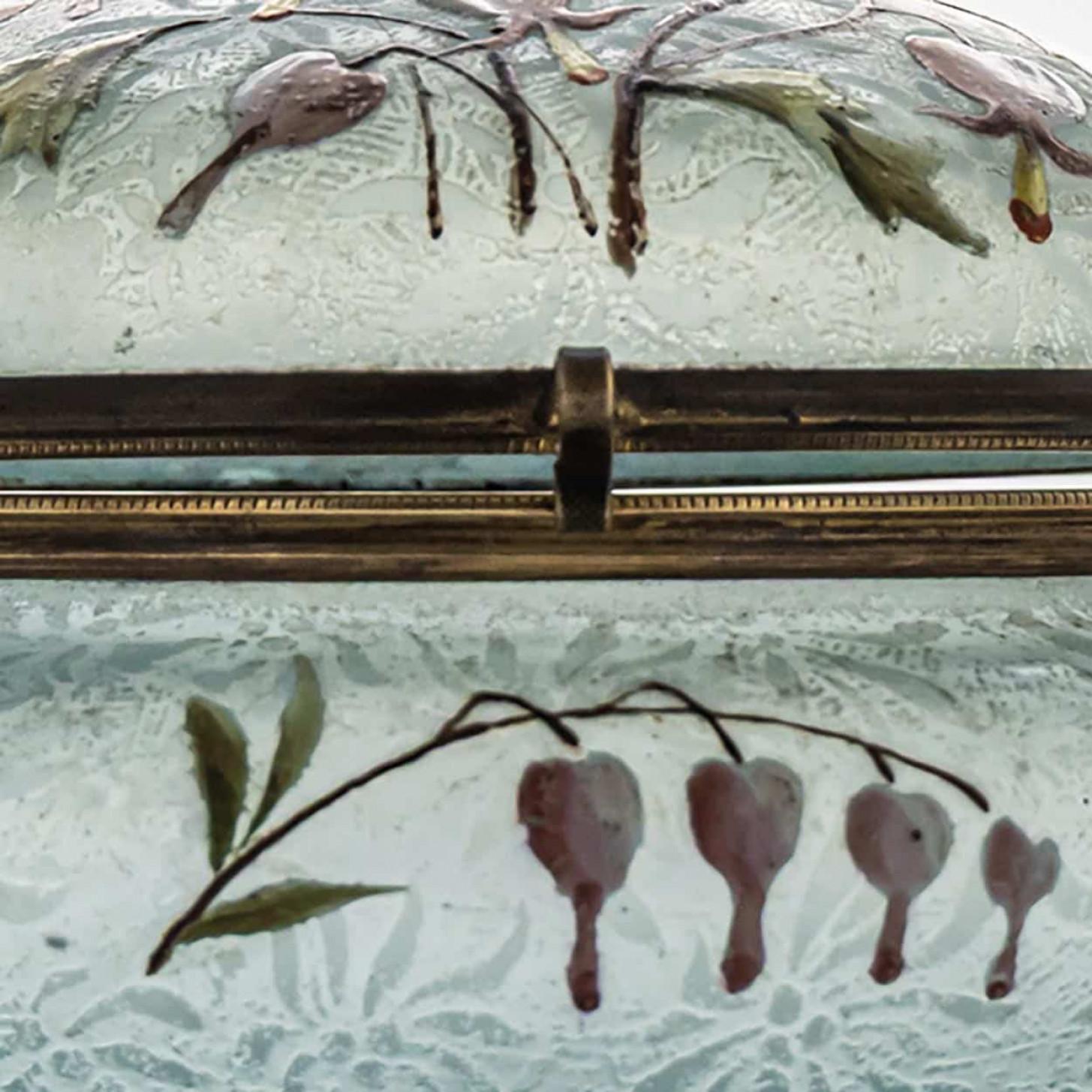 Français Bonbonnière, verre d'art émaillé, France en vente