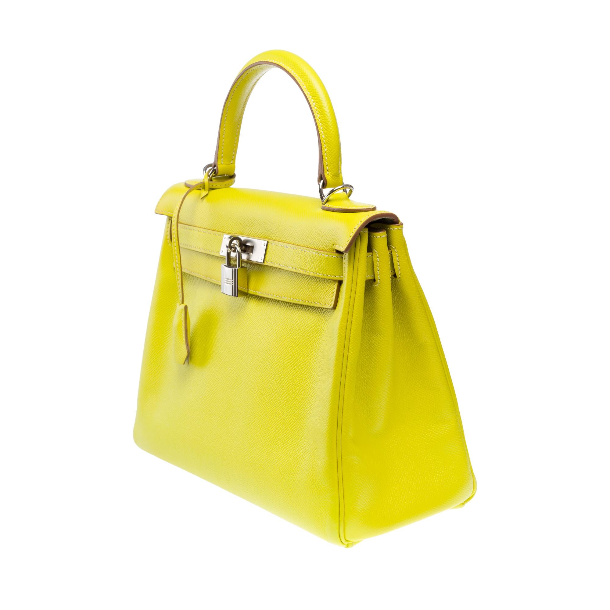Women's or Men's Candy Limited Edition Hermes Kelly 28 handbag strap in Lime/Perle epsom For Sale