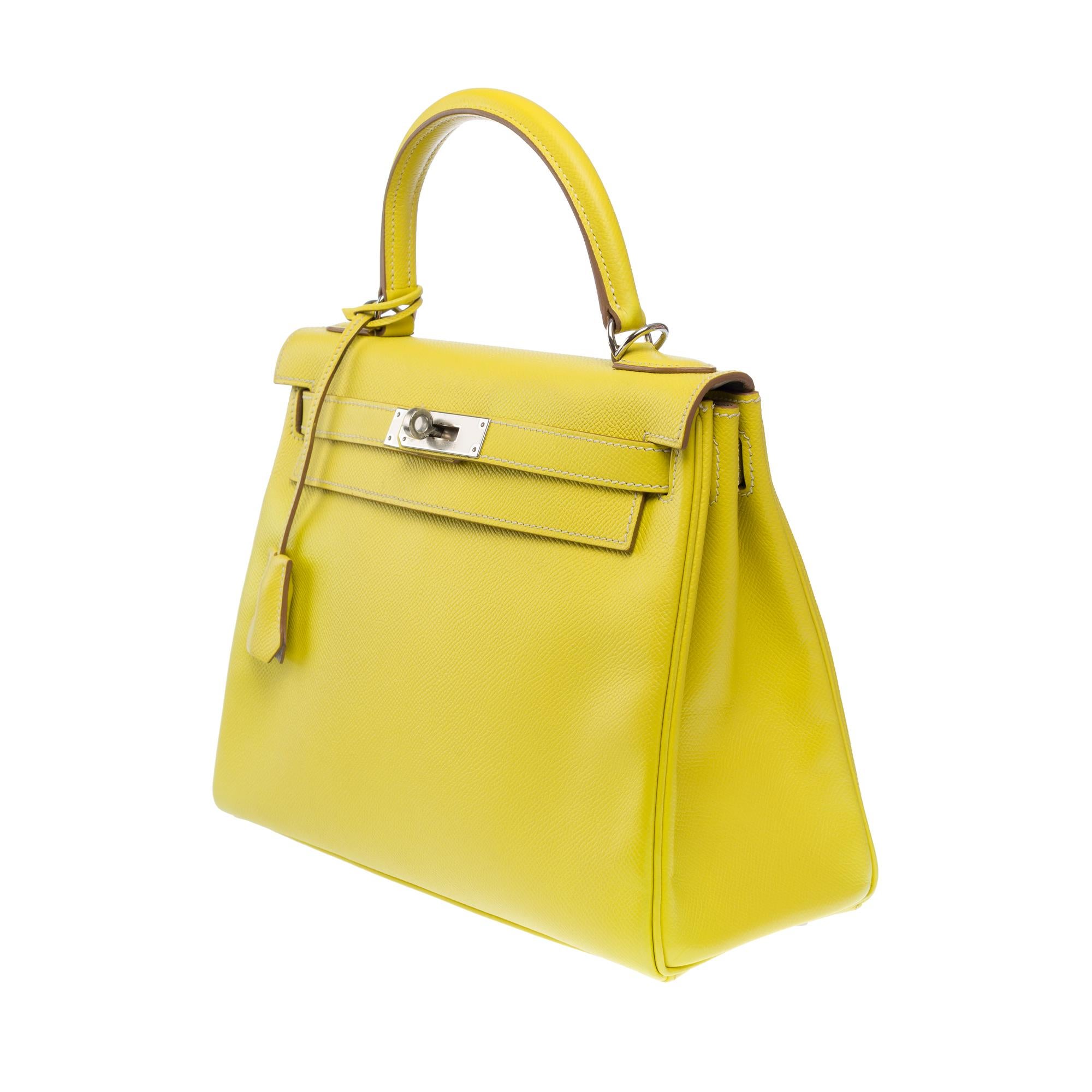 Women's or Men's Candy Limited Edition Hermes Kelly 28 handbag strap in Lime/Perle epsom For Sale