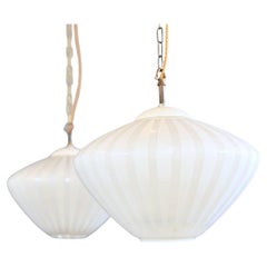 Lampade a sospensione opaline a strisce color caramella di Schaco, circa anni 
30