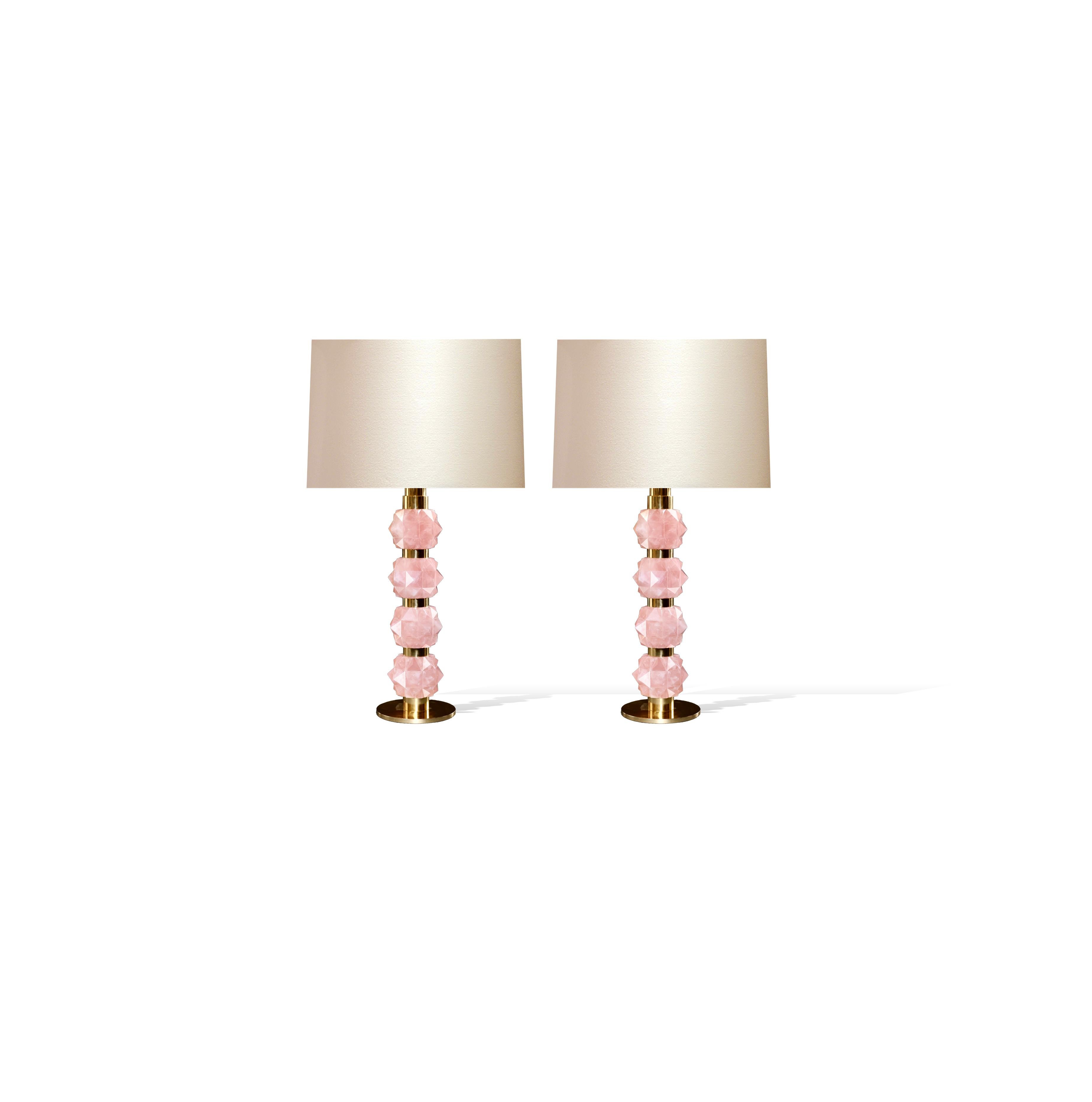 Pair of multi faceted pink rock crystal quartz lamps with polished brass decorations, created by Phoenix gallery.
Lampshades not included.
To the top of the rock crystal 18.5 inch.