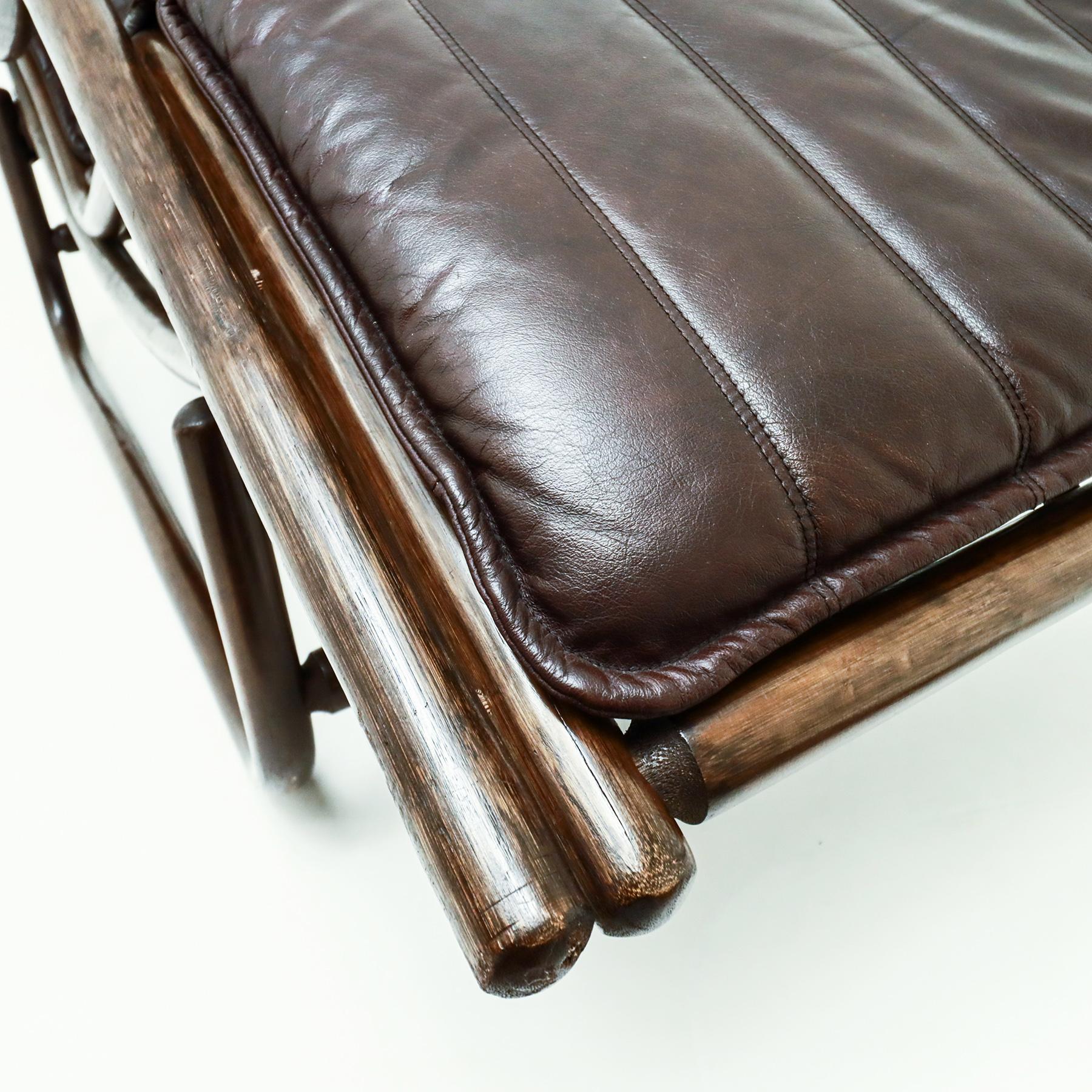 Cane and leather LC4 style chaise longue in the style of Rohe Noordwolde 3