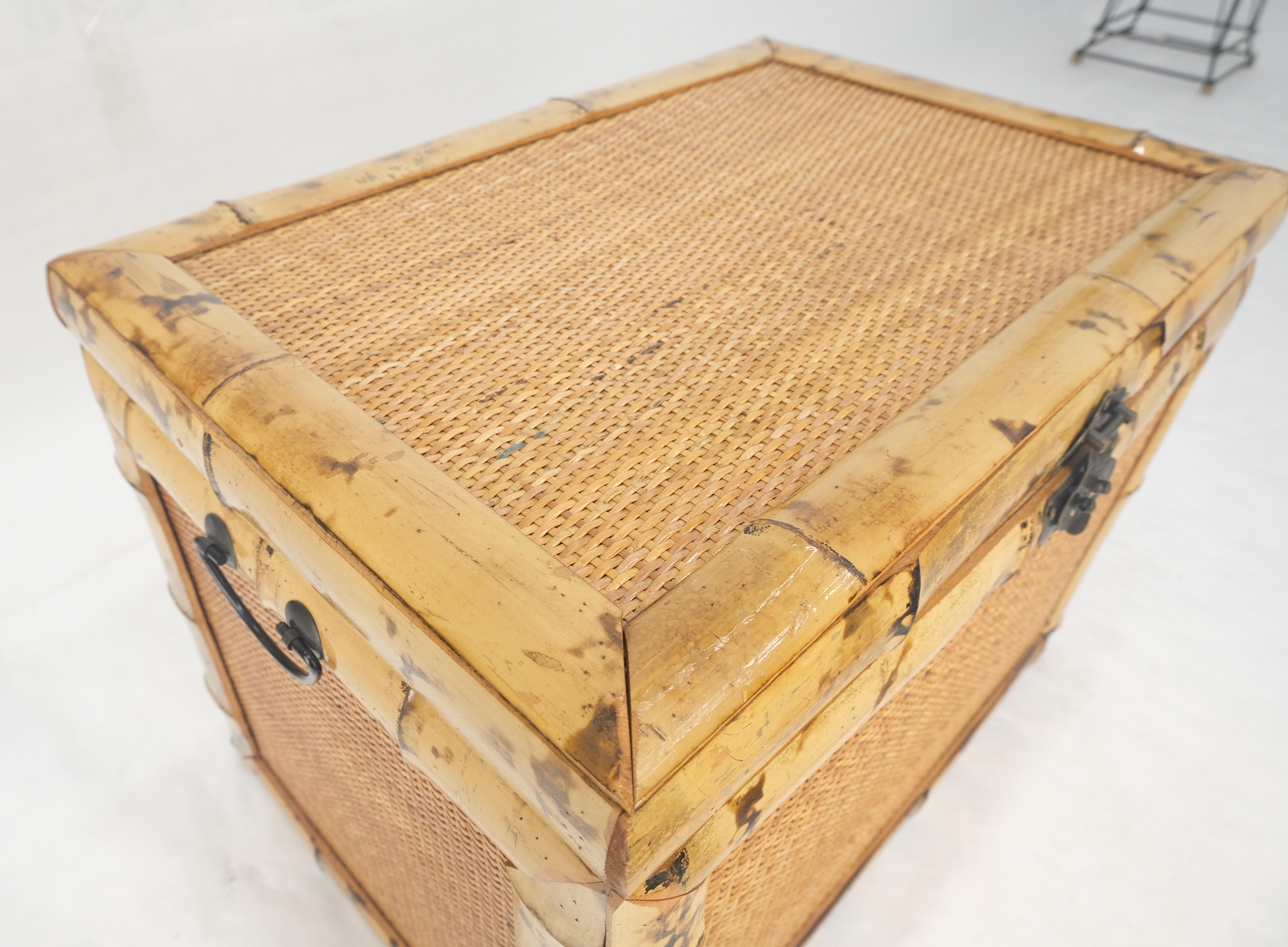 Schilfrohr & gebrannter Bambus Kompakte 16x23 Dekorative Hoffnungstruhe Trunk MINT im Angebot 2
