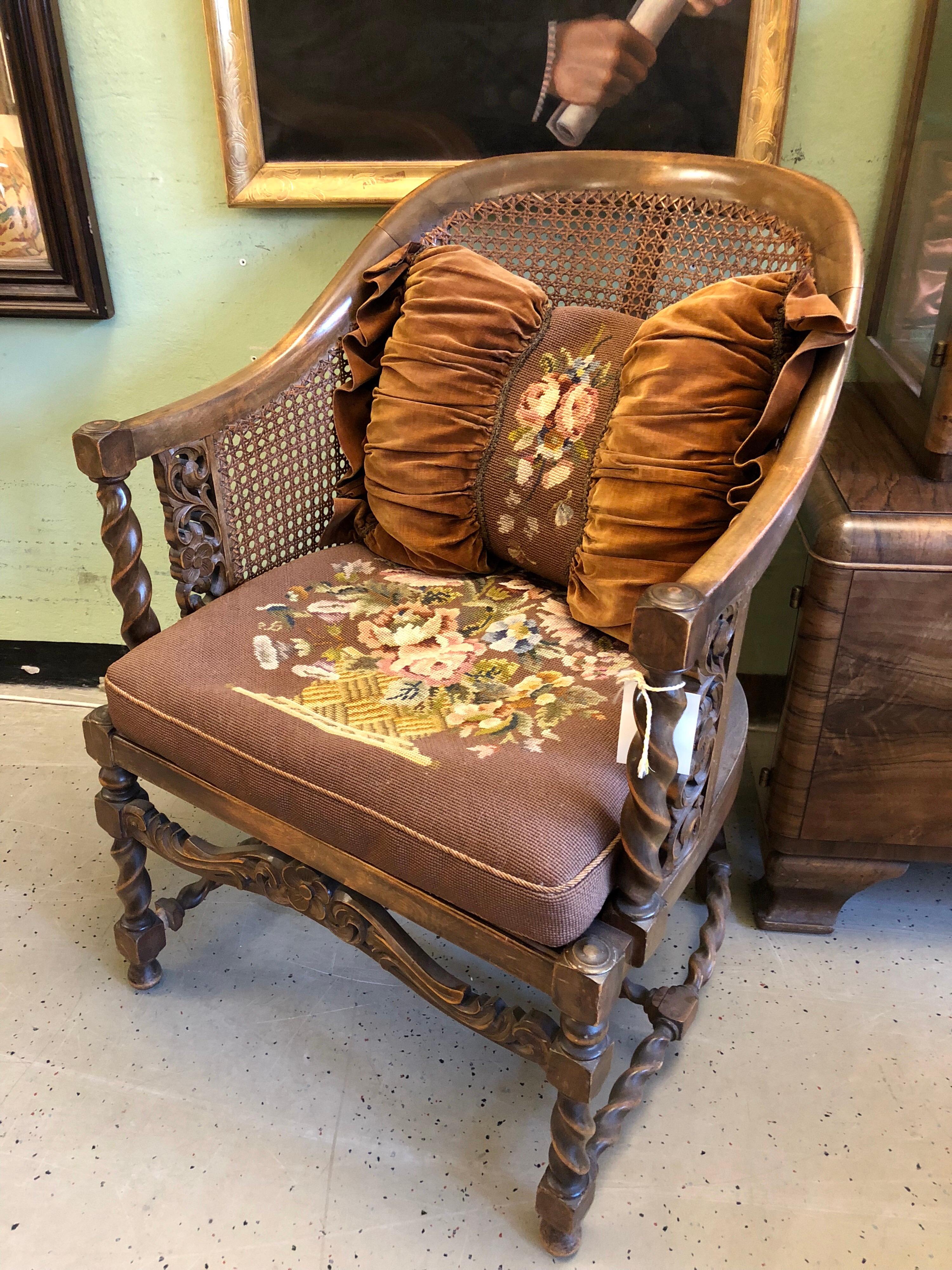 Cane French armchair with tapestry flower upholstery, 19th century
Beautiful pillow included
Amazing side / lounge chair.
 