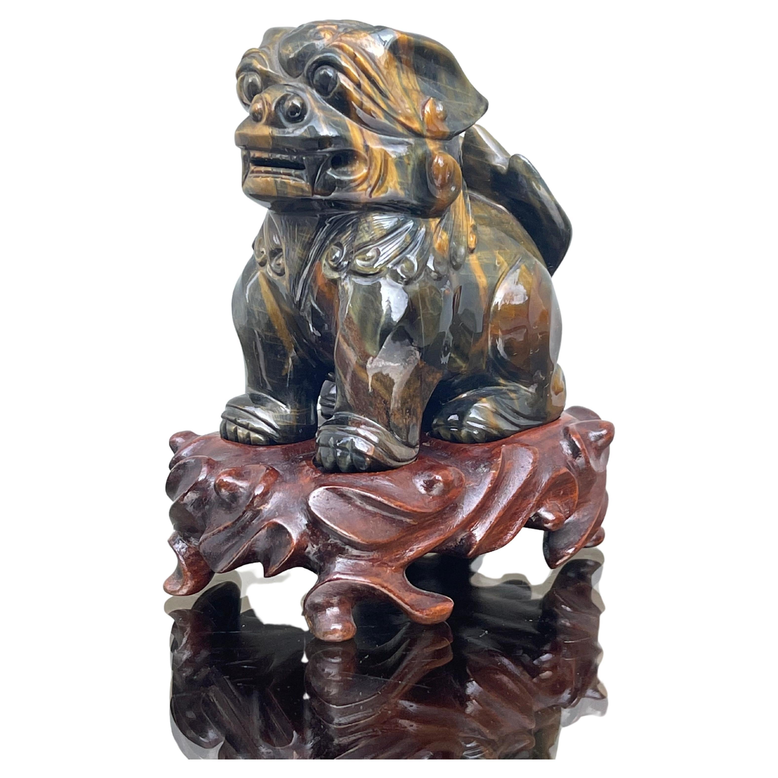 Cane Di Pho, Scultura Cane Di Pho, Occhio Di Tigre, Legno Di Rosa For Sale