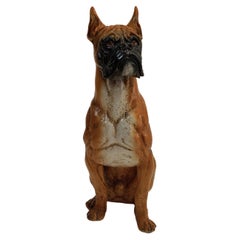 Perro de raza Boxer de mayólica toscana, Italia, 1960