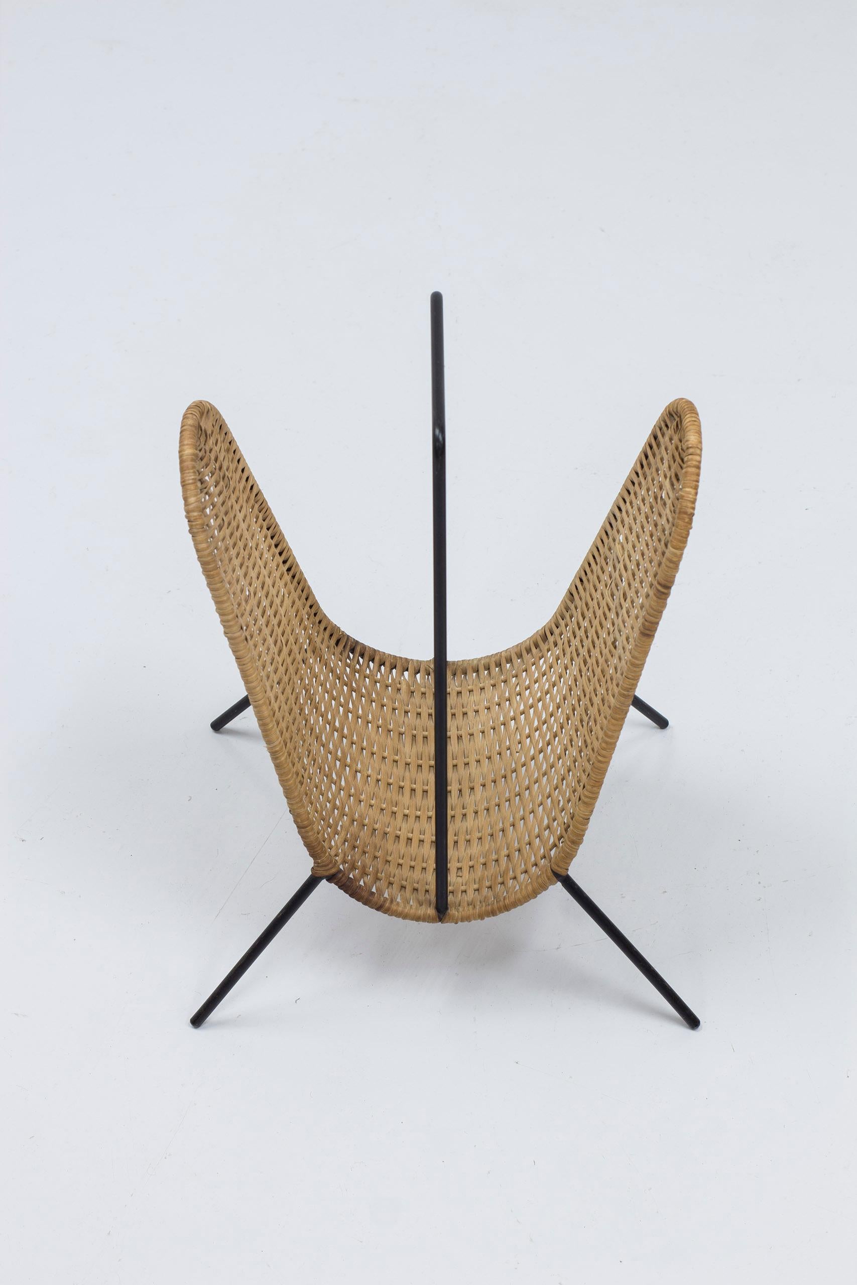 Cane weave and metal magazine rack from Illums Bolighus, denmark, 1950s In Good Condition In Hägersten, SE