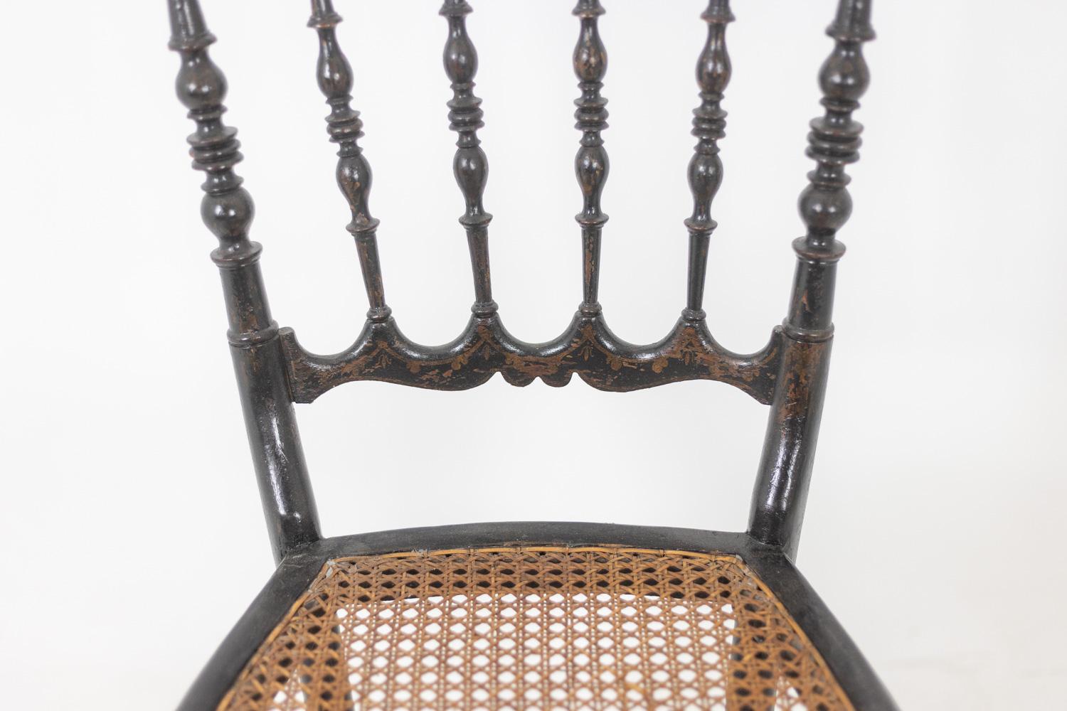 Chaise cannée en bois tourné et noirci Napoléon III. en vente 4