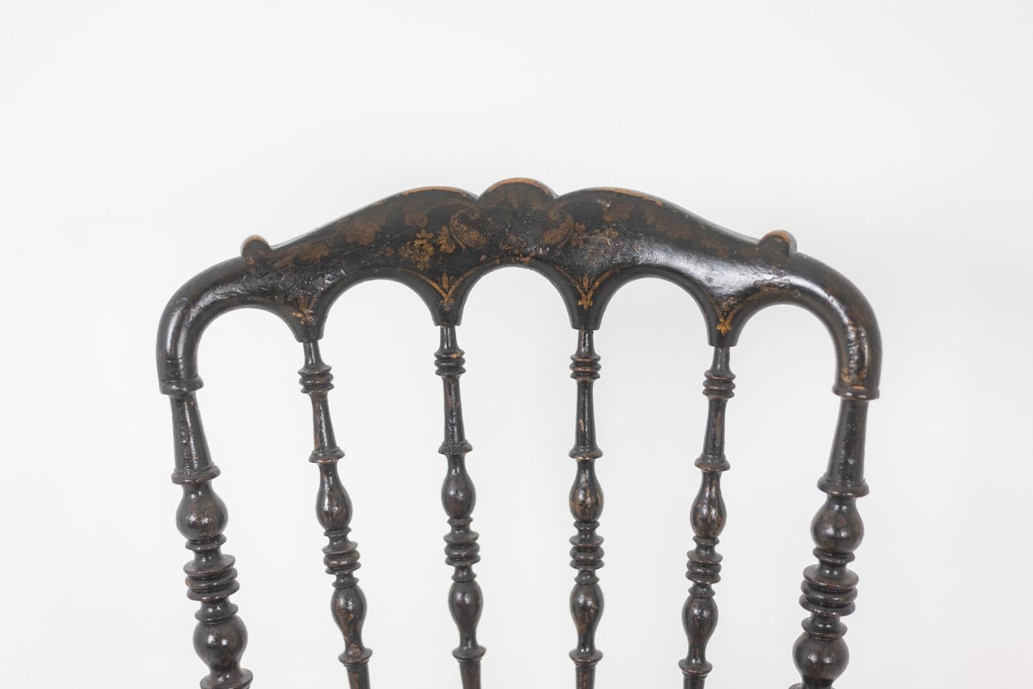 Chaise cannée en bois tourné et noirci Napoléon III. en vente 2