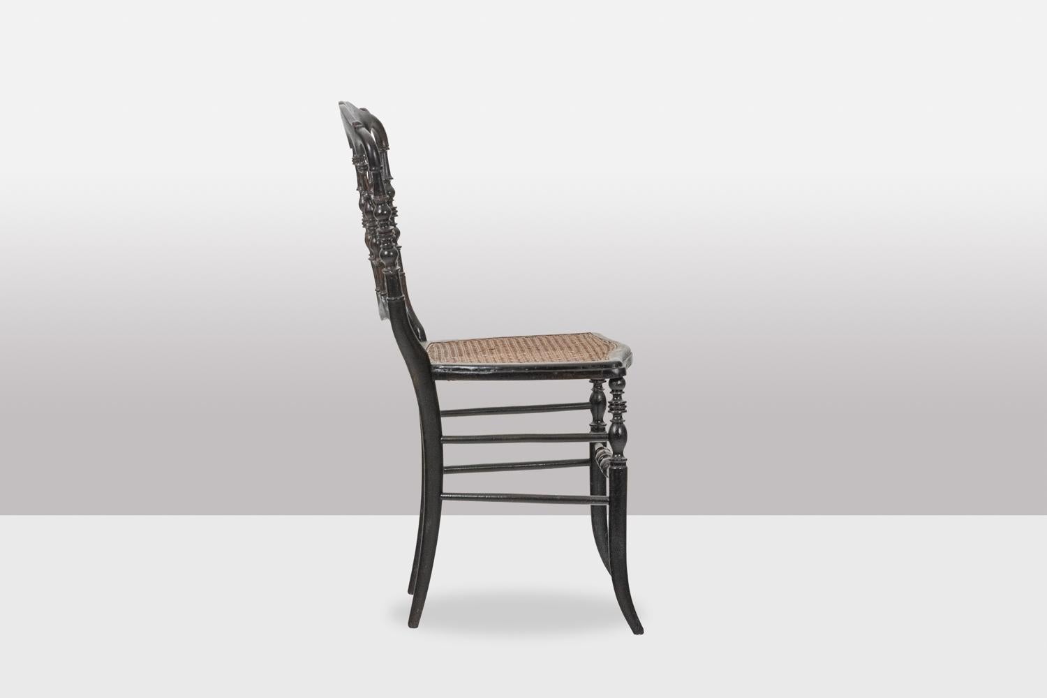 Chaise cannée en bois tourné et noirci Napoléon III. en vente 3