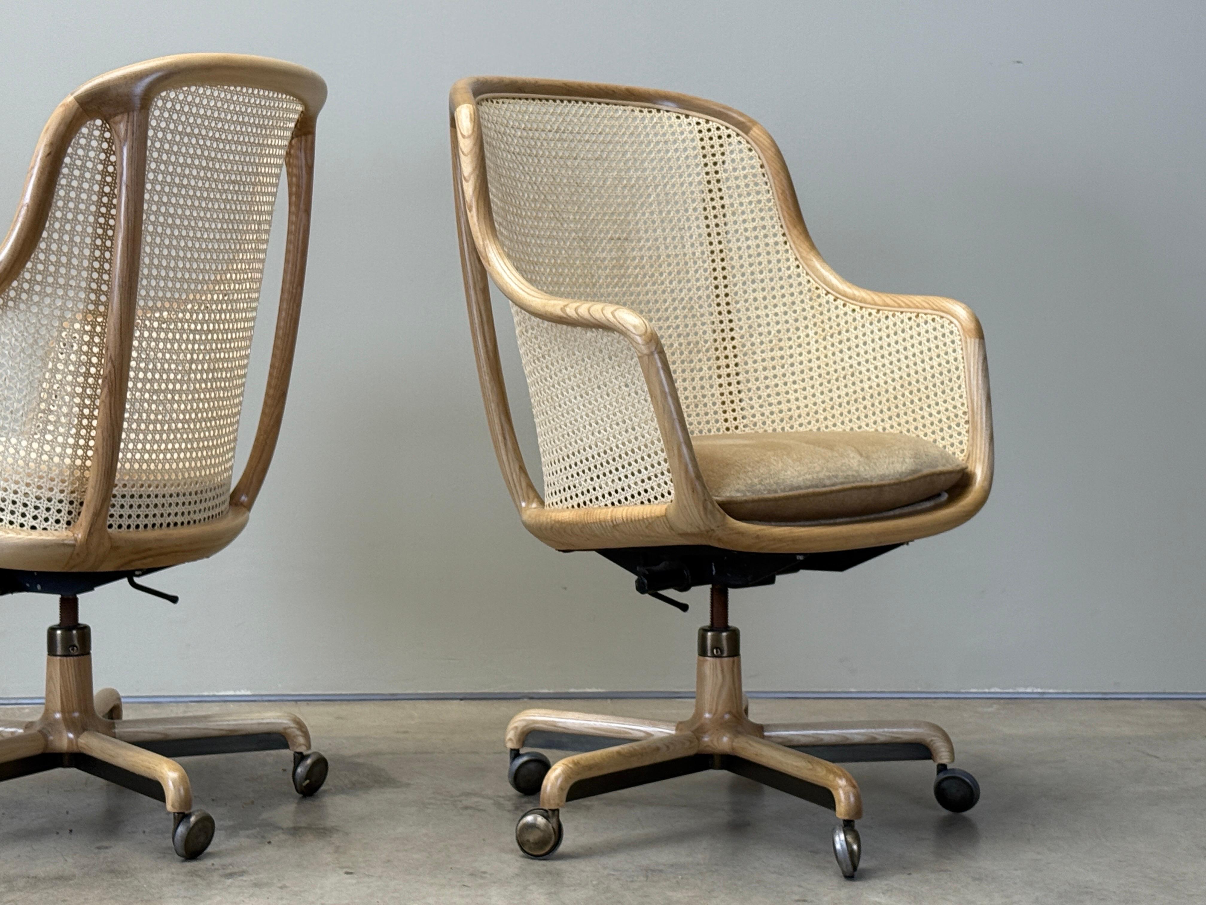 Caned Desk Chair by Ward Bennett (Ende des 20. Jahrhunderts) im Angebot