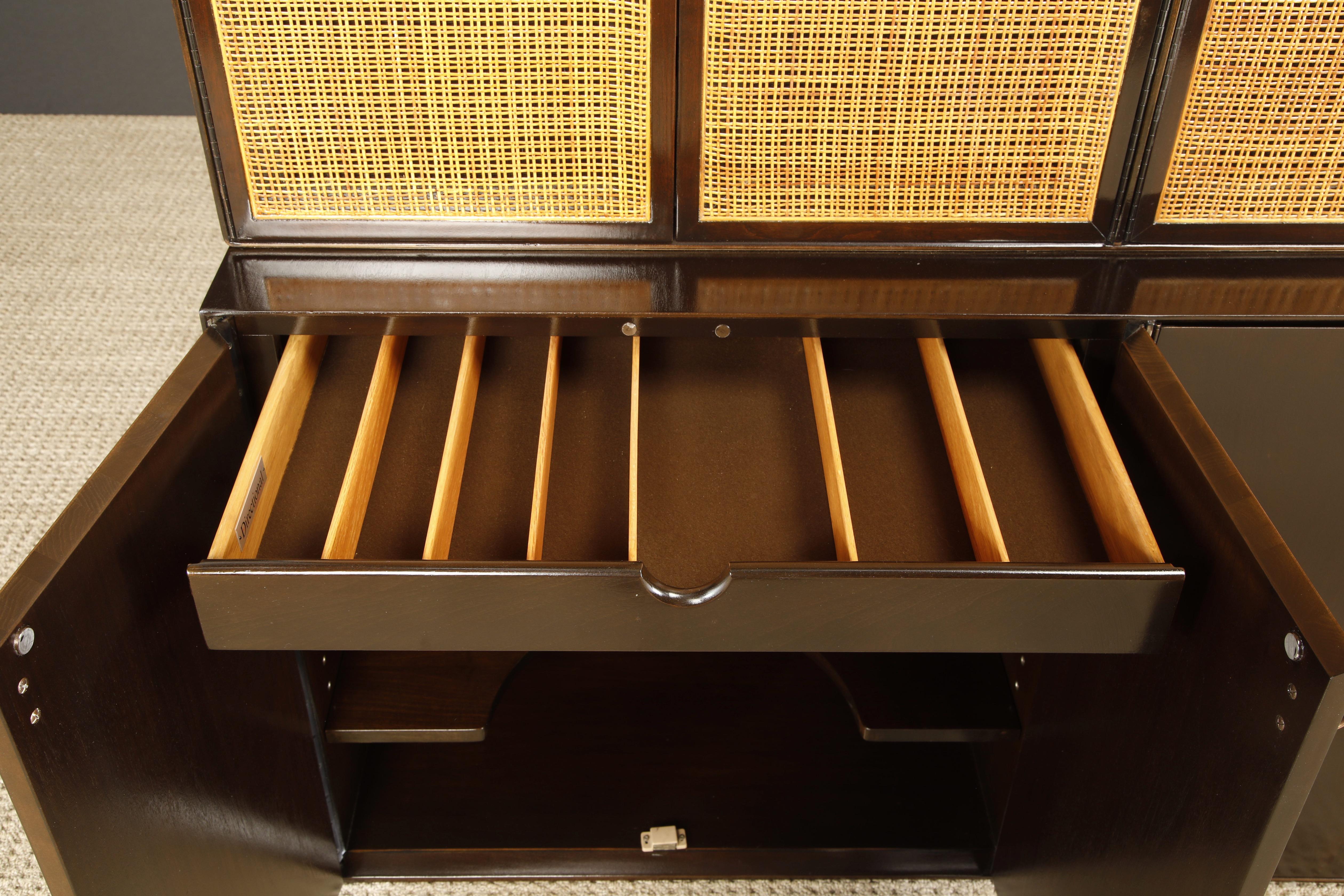 Sideboard-Schrank mit Rohrgeflecht von Paul McCobb für Directional Furniture, um 1958, signiert  (Messing) im Angebot