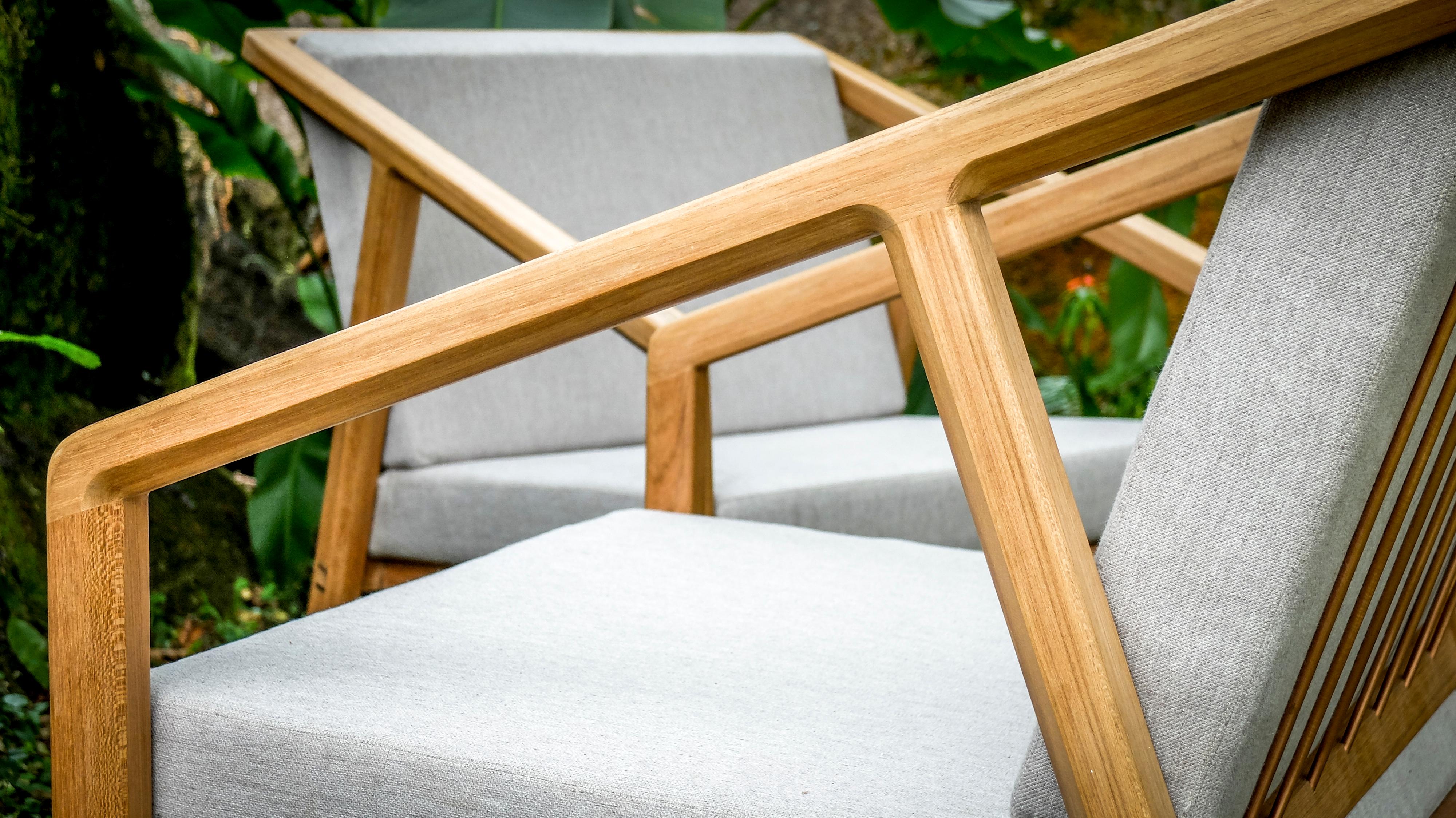 'Canela' Mid-Century Modern Armchair in Brazilian Hardwood by Knót Artesanal For Sale 1