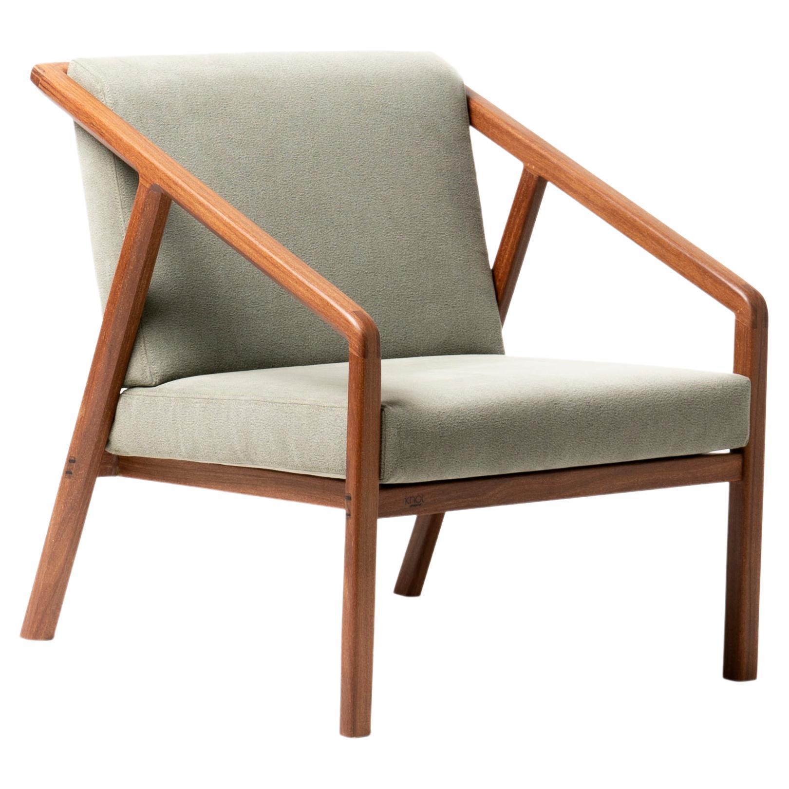 Fauteuil moderne du milieu du siècle "Canela" en bois dur brésilien par Knót Artesanal en vente