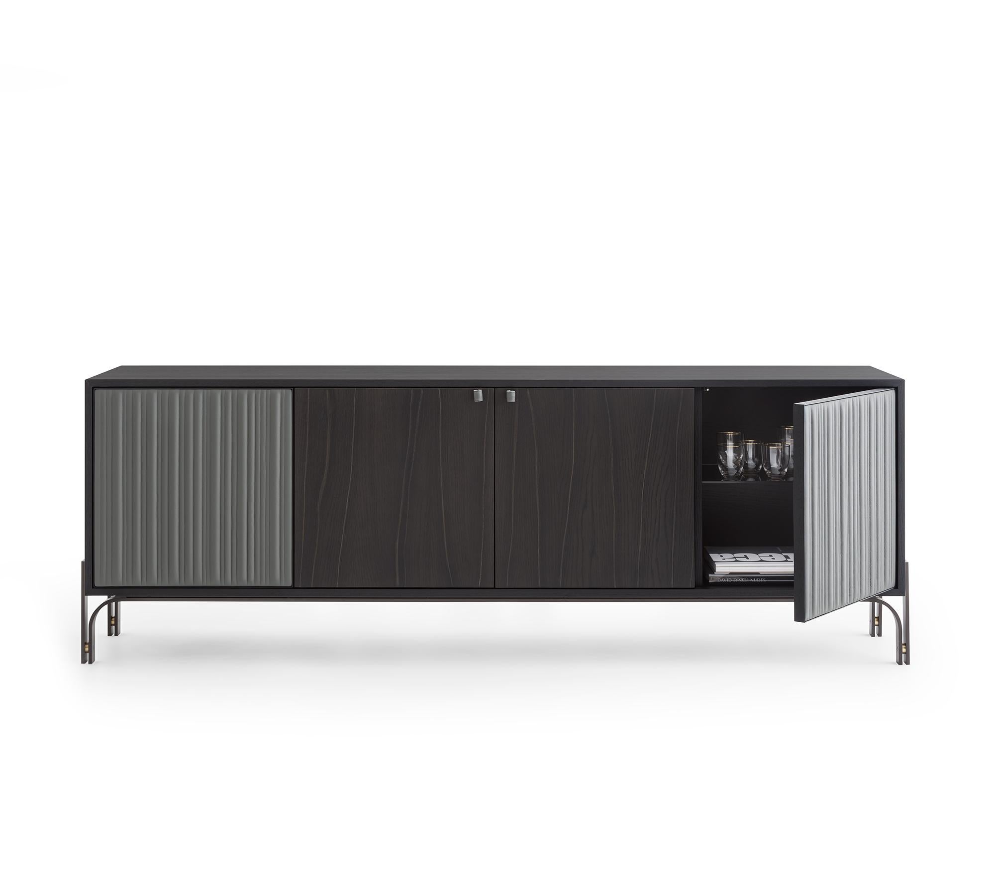 Cómoda Canette, cuatro puertas, de Morica Design Madera en venta