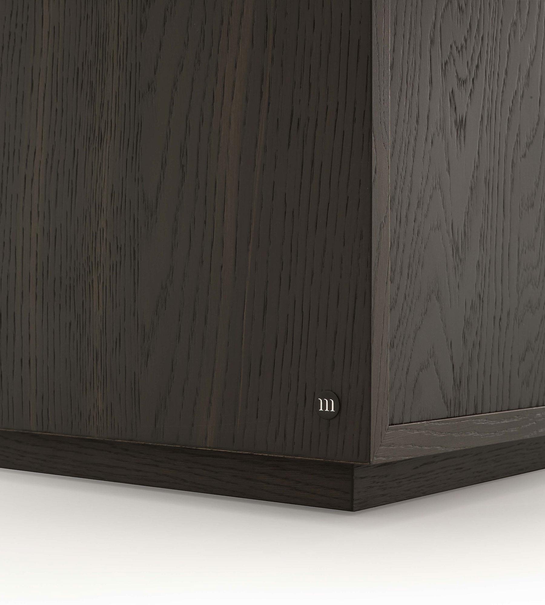 XXIe siècle et contemporain Table de nuit Canette Laguna en chêne et cuir par Morica Design en vente