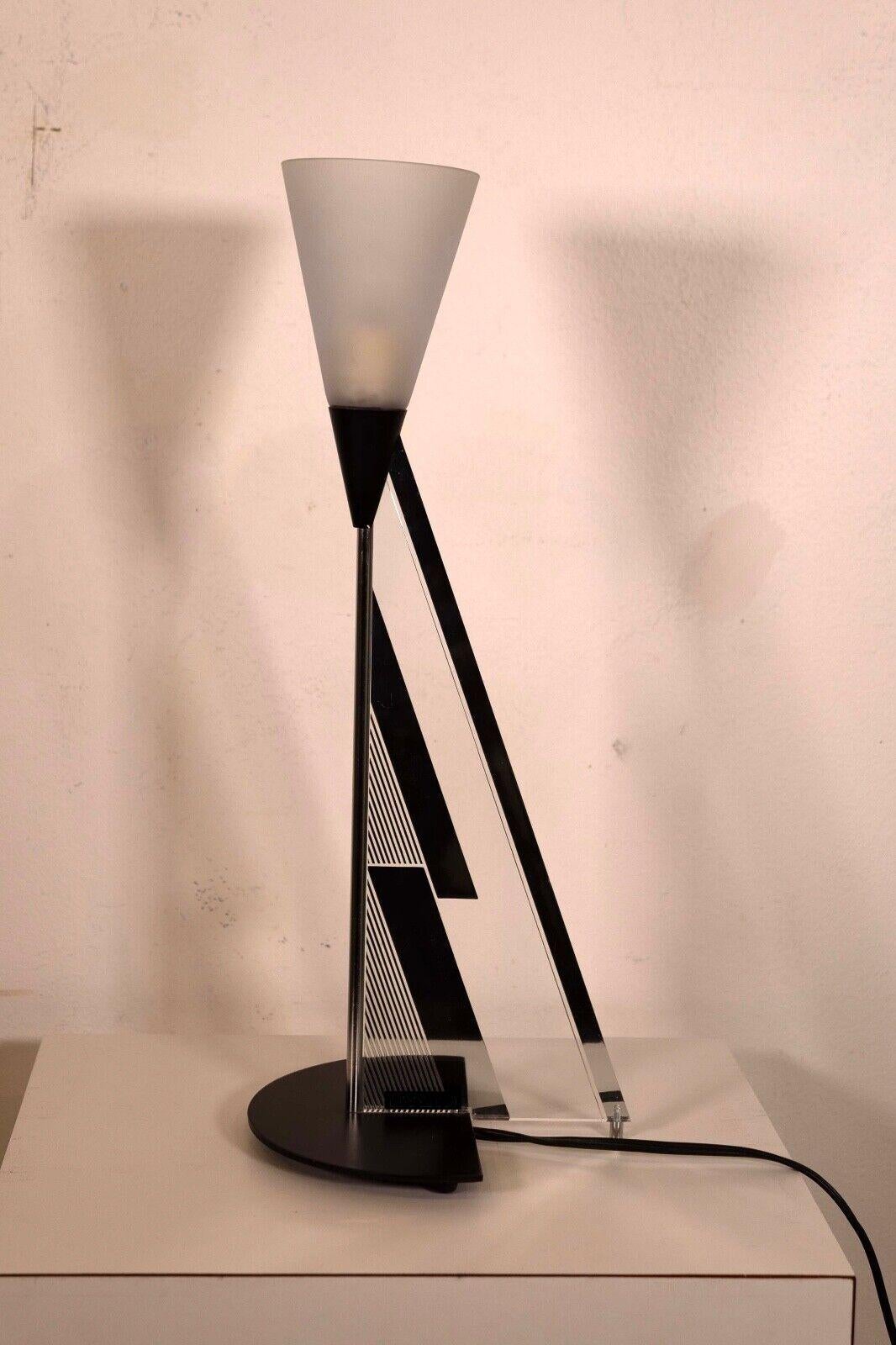Mid-Century Modern Canetti Mid Century Modern Triangular Shaped Lamp on Black Semi Circle Base For Sale
