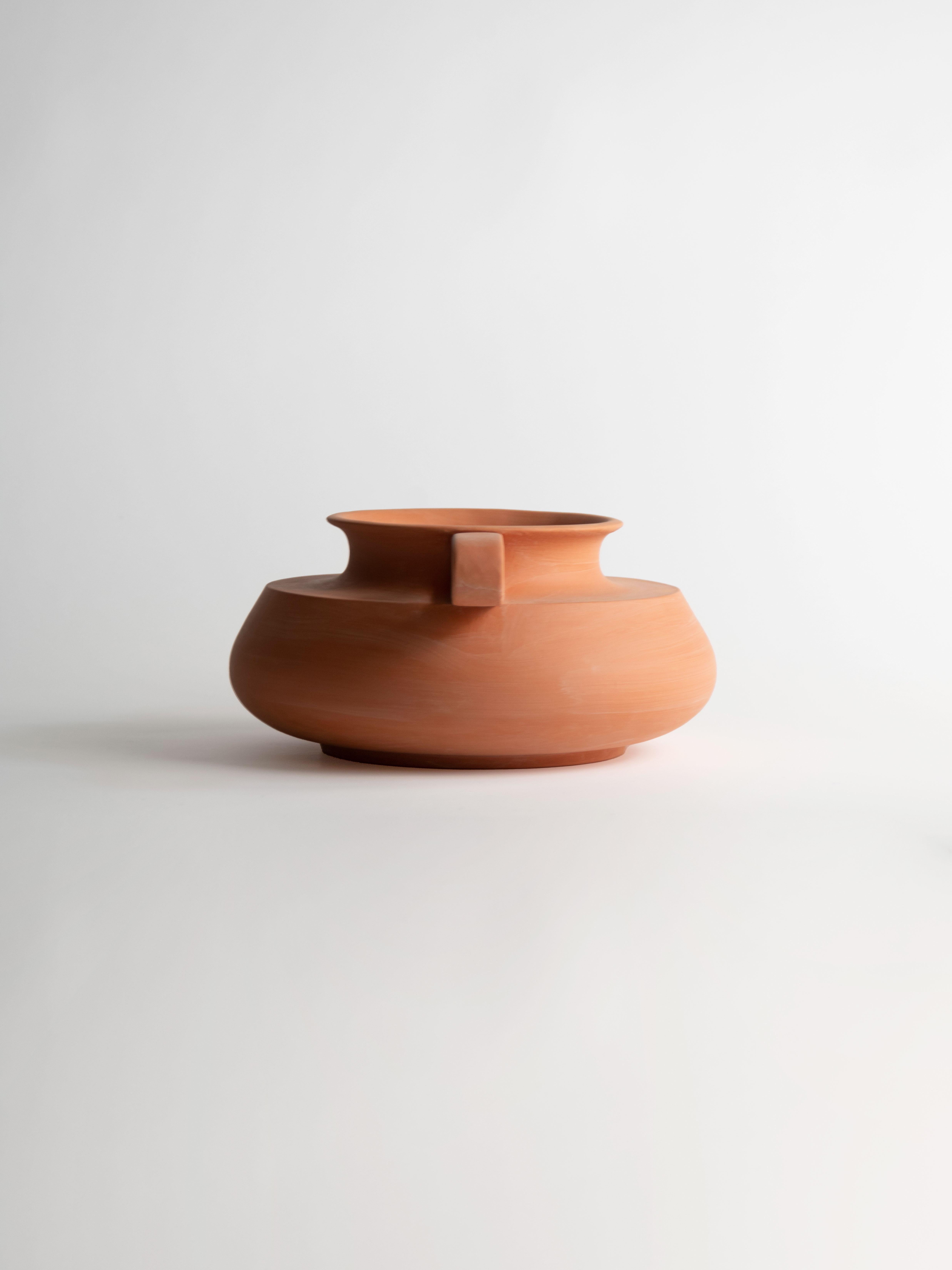 Cannate 3 Pot by Secondome Edizioni
Designer: Giulio Iacchetti.
Dimensions: Ø 37 x H 27 cm.
Materials: Clay. 

Collection / Production: Secondome. Available in different shapes. Please contact us.

THE GALLERY
Secondome is a Design Gallery focused