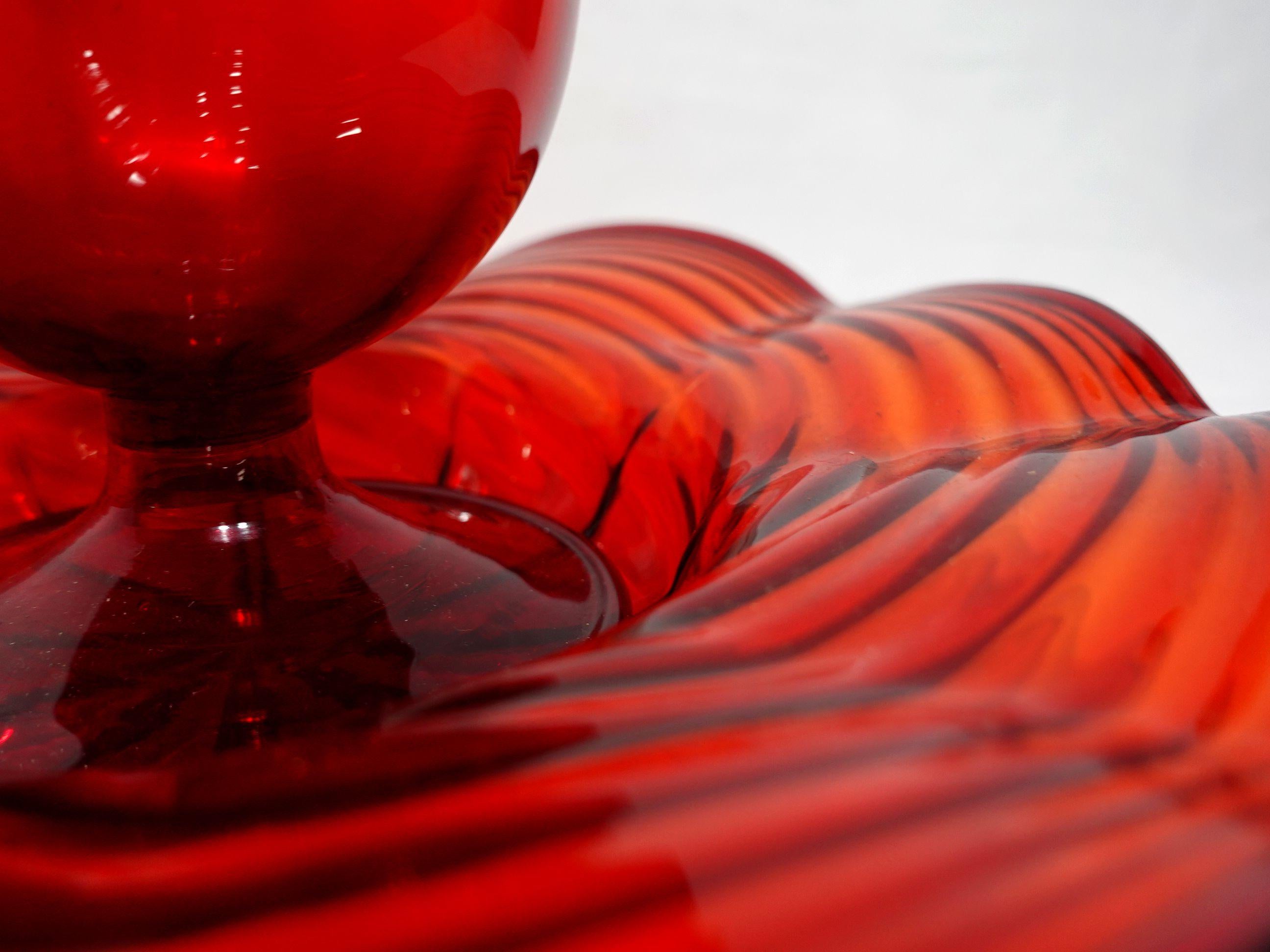 20th Century Cannellini Red Art Glass Vase and Center Bowl For Sale