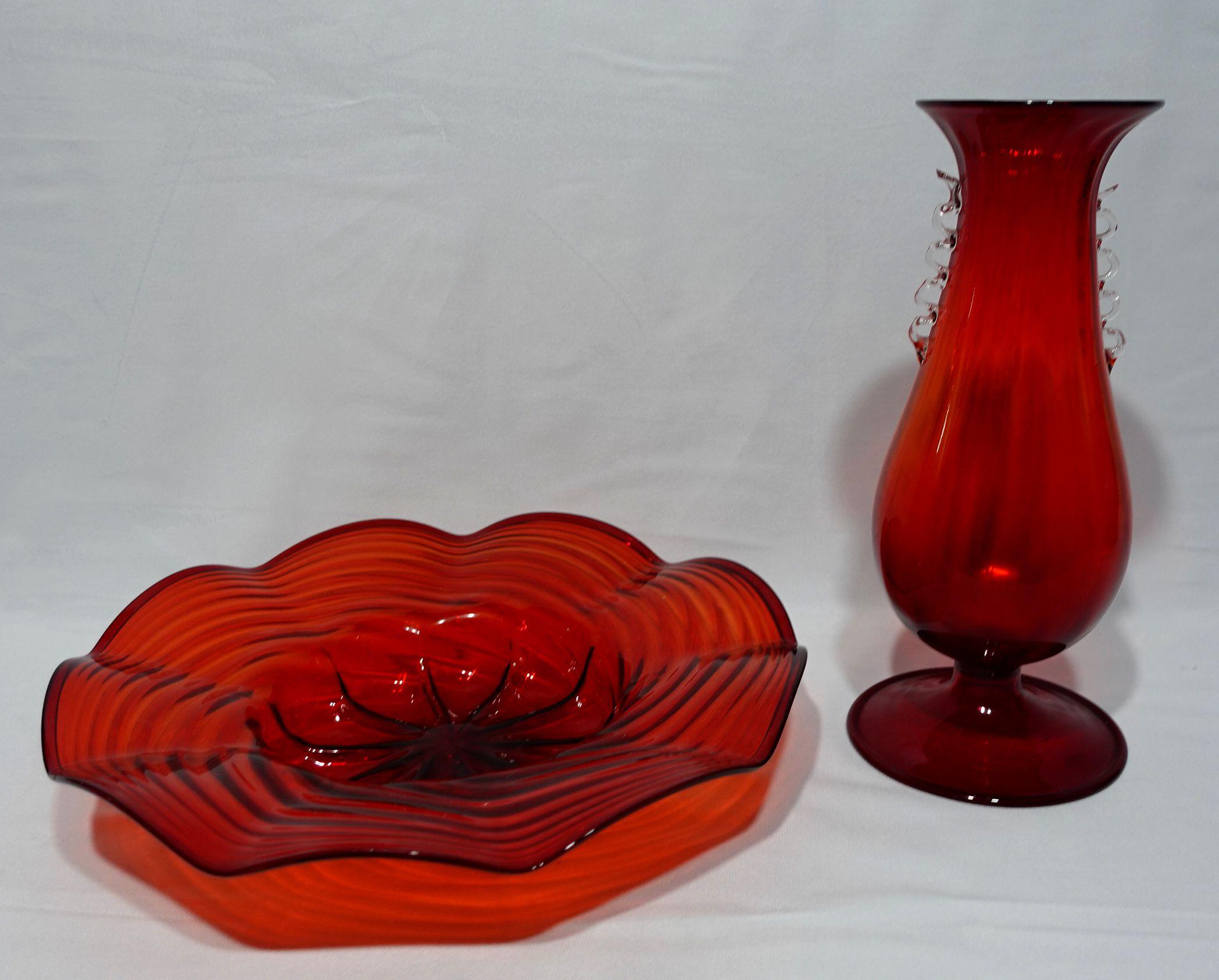 Cannellini Red Art Glass Vase and Center Bowl For Sale 2