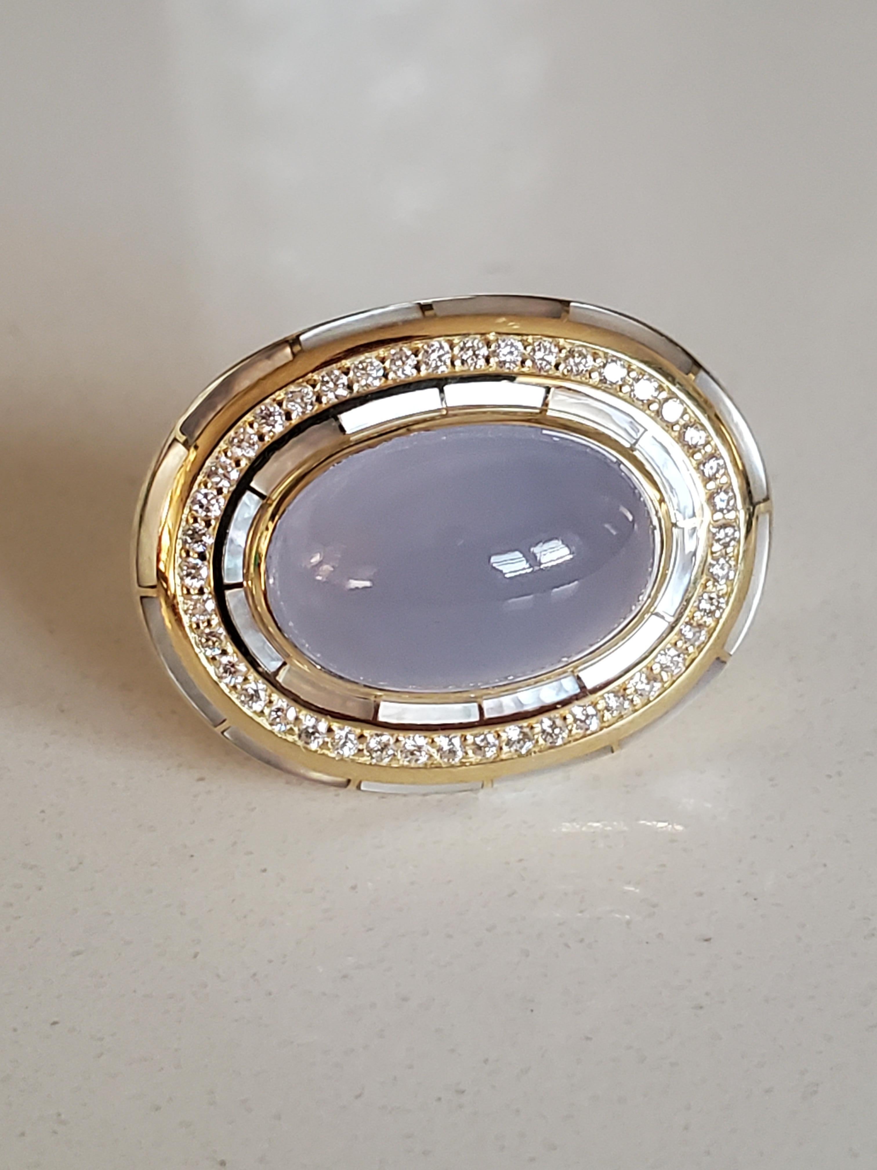 18 Karat Chalcedony, Diamond & Mother of Pearl Cannes Cocktail ring In condizioni Nuovo in vendita a San Diego, CA