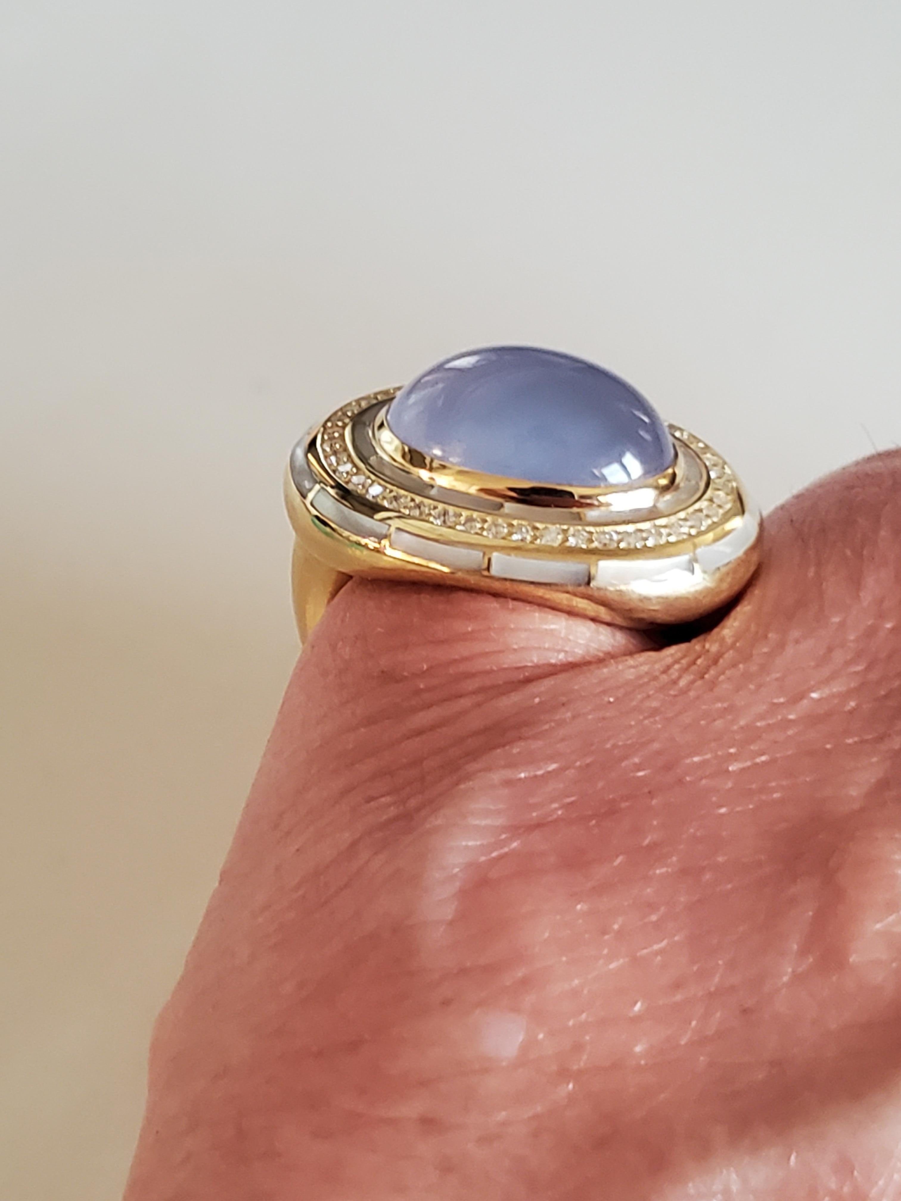 18 Karat Chalcedony, Diamond & Mother of Pearl Cannes Cocktail ring in vendita 2