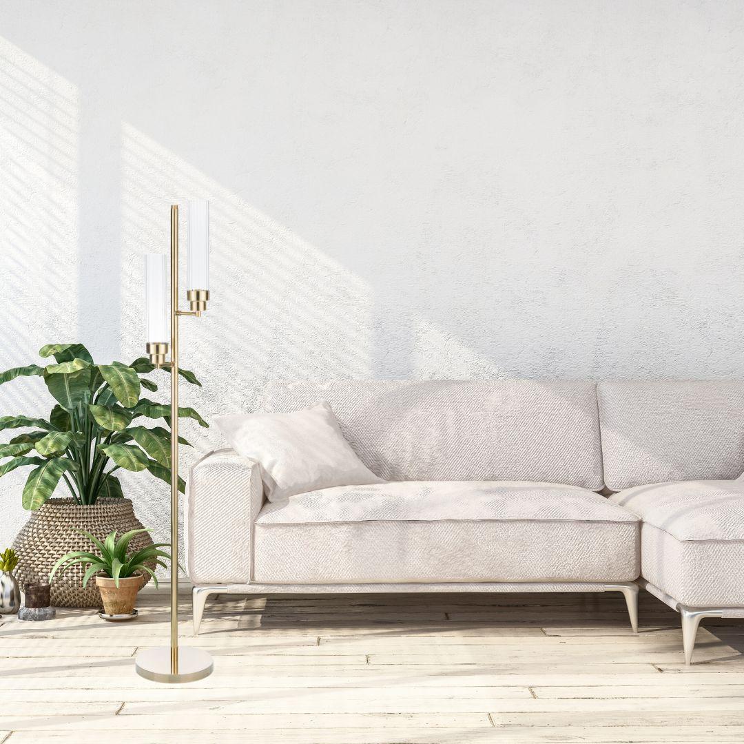 Canneté brass floor lamp with pertains to the Brass Brothers & Co. collection in which classical objects, lamps and furniture have been reinterpreted in more contemporary shape. This floor lamp model is a perfect mix between classic and cmodern, the