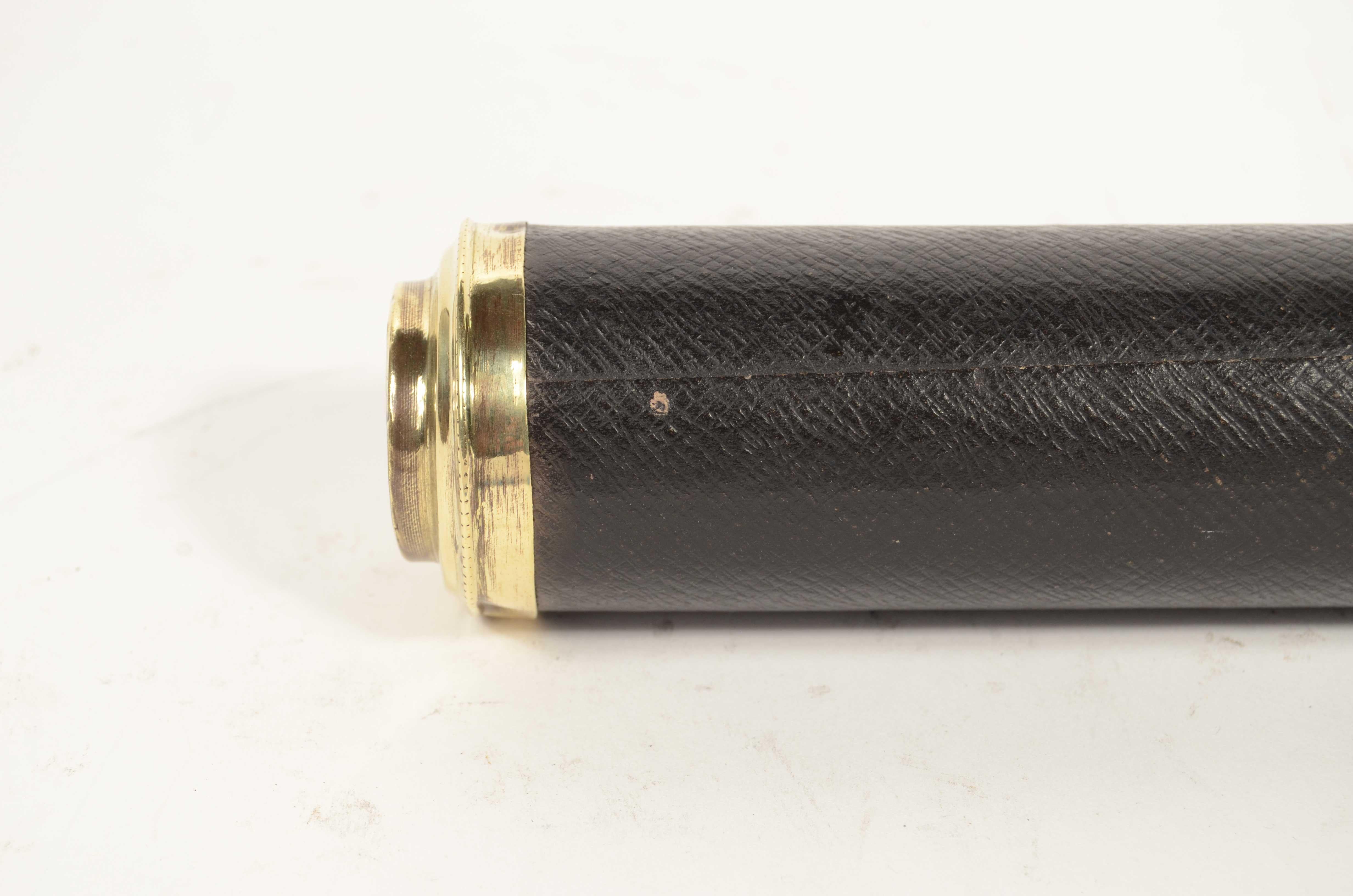 Cannocchiale a sezione tonda in cartone con quattro allunghi e ghiere in ottone in vendita 7