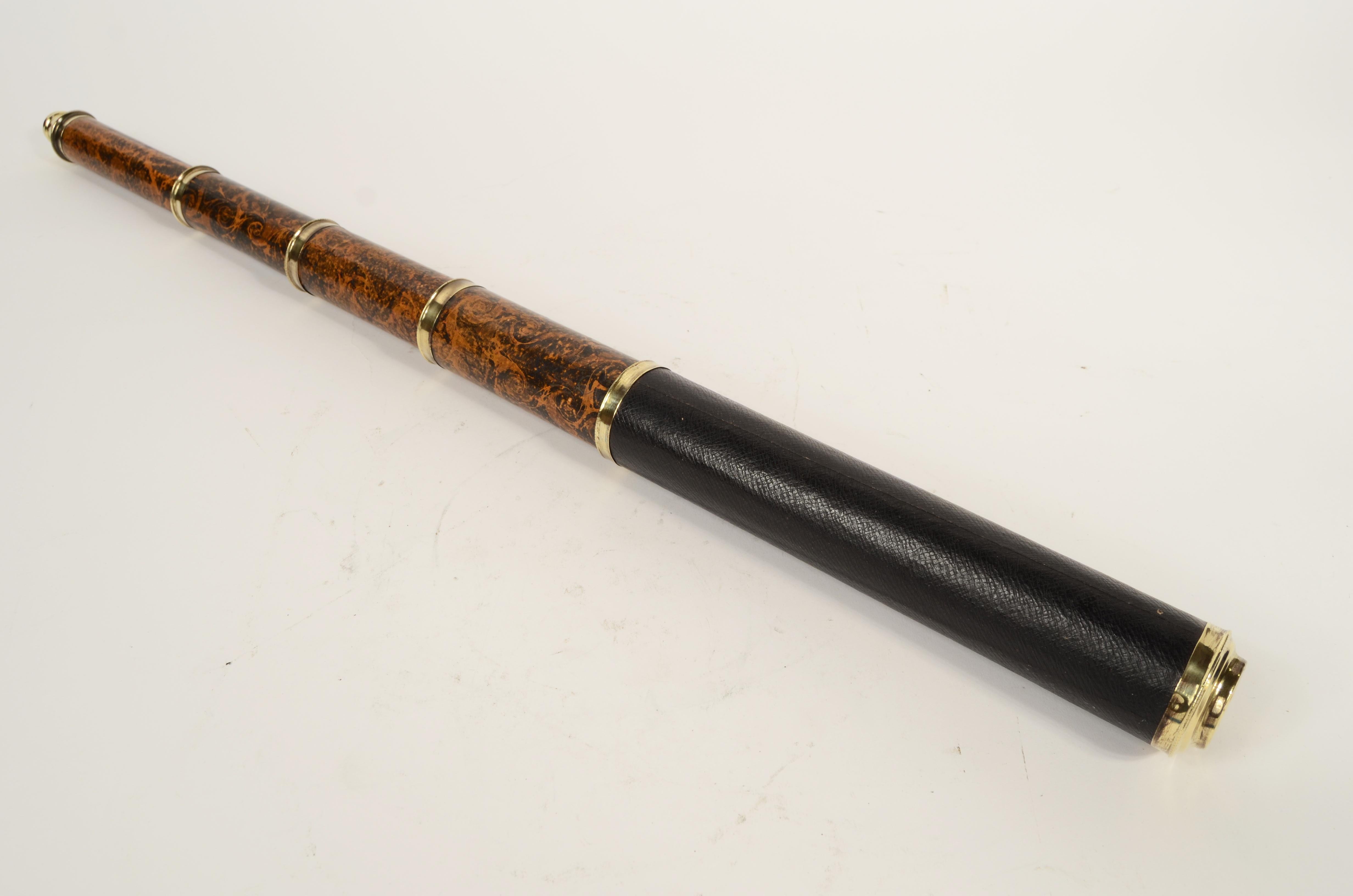 19th Century Cannocchiale a sezione tonda in cartone con quattro allunghi e ghiere in ottone in vendita
