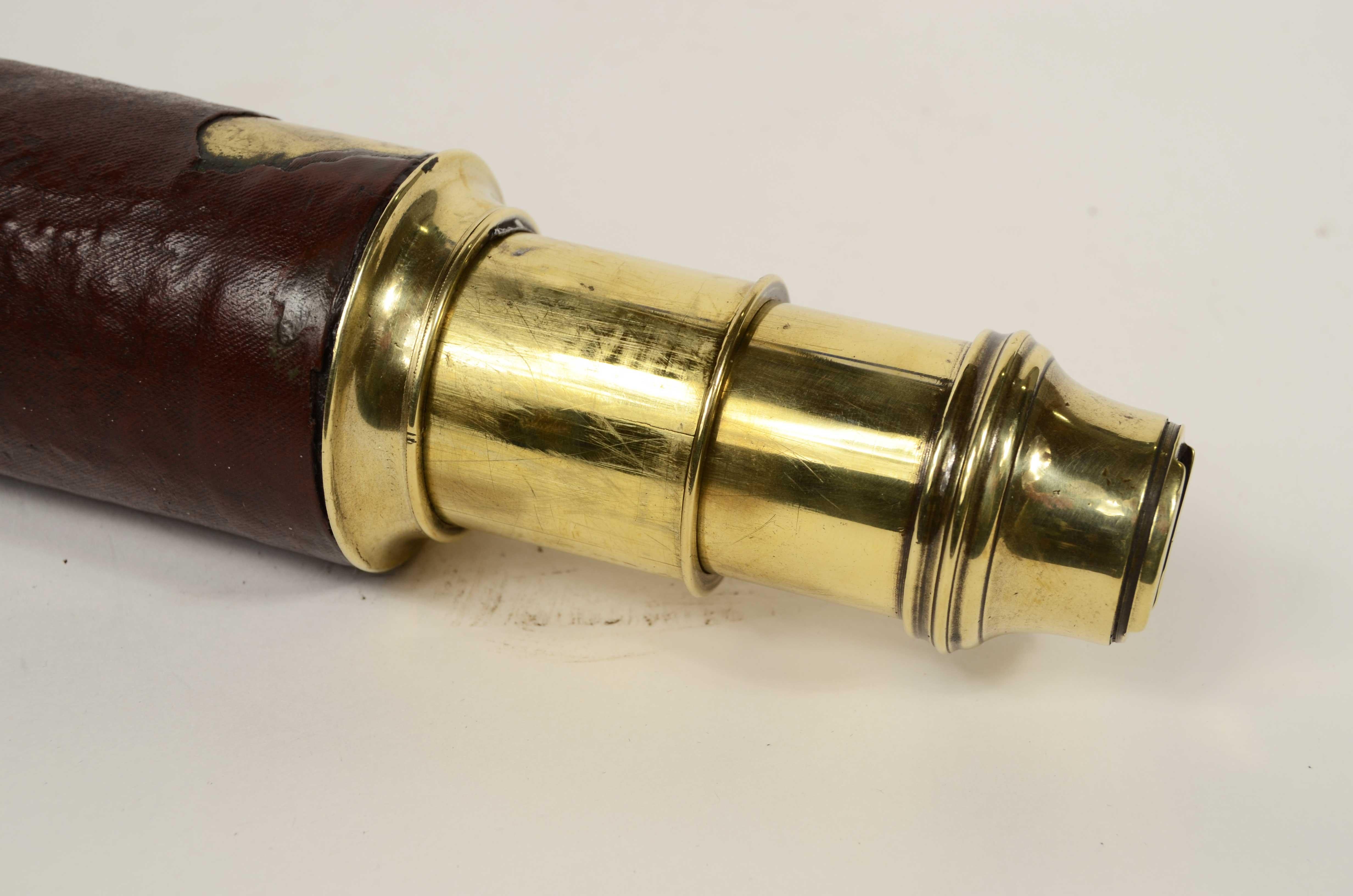 Cannocchiale a sezione tonda in ottone con impugnatura rivestita di cuoio 1850 in vendita 10
