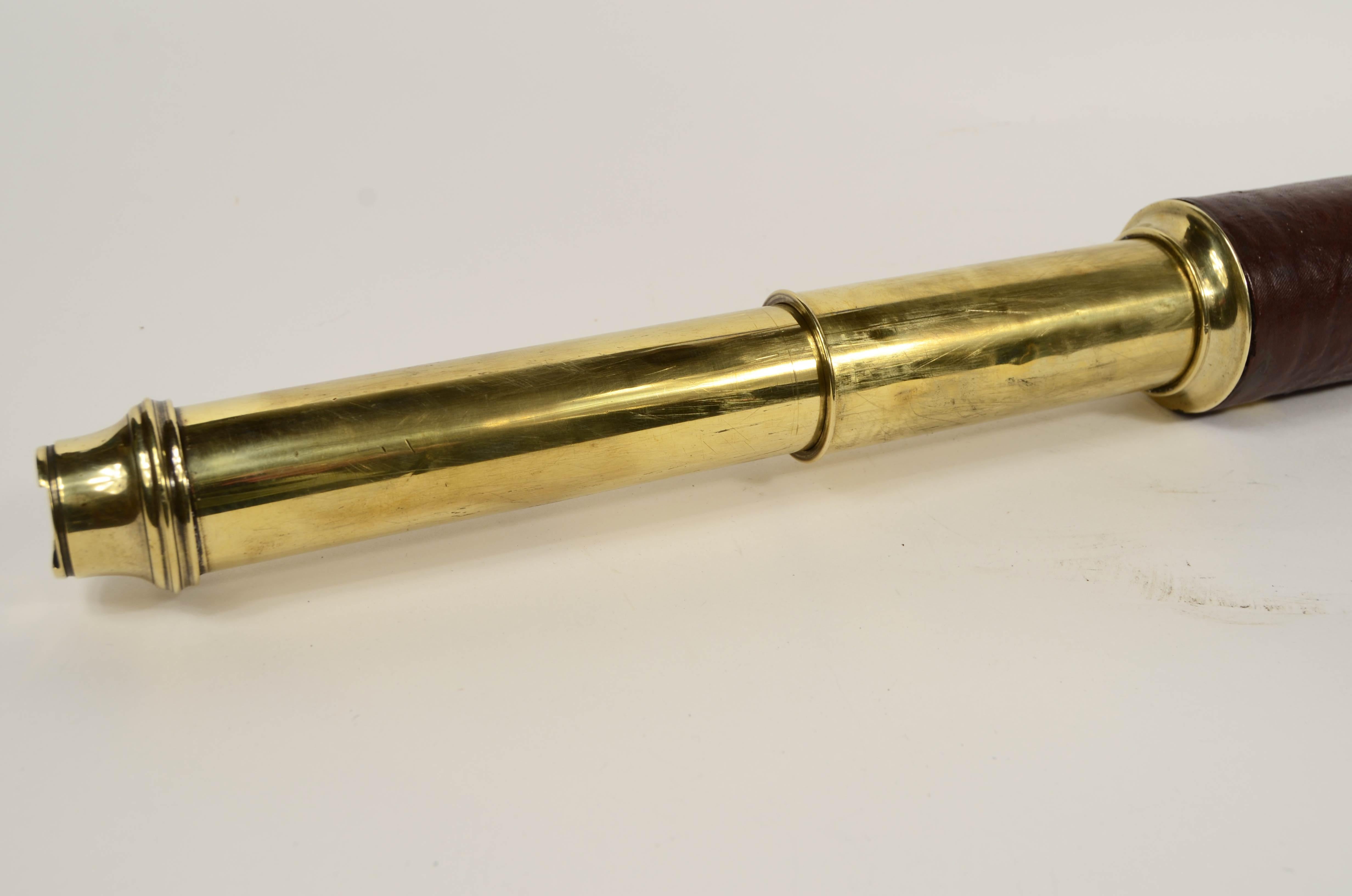 Cannocchiale a sezione tonda in ottone con impugnatura rivestita di cuoio 1850 in vendita 13