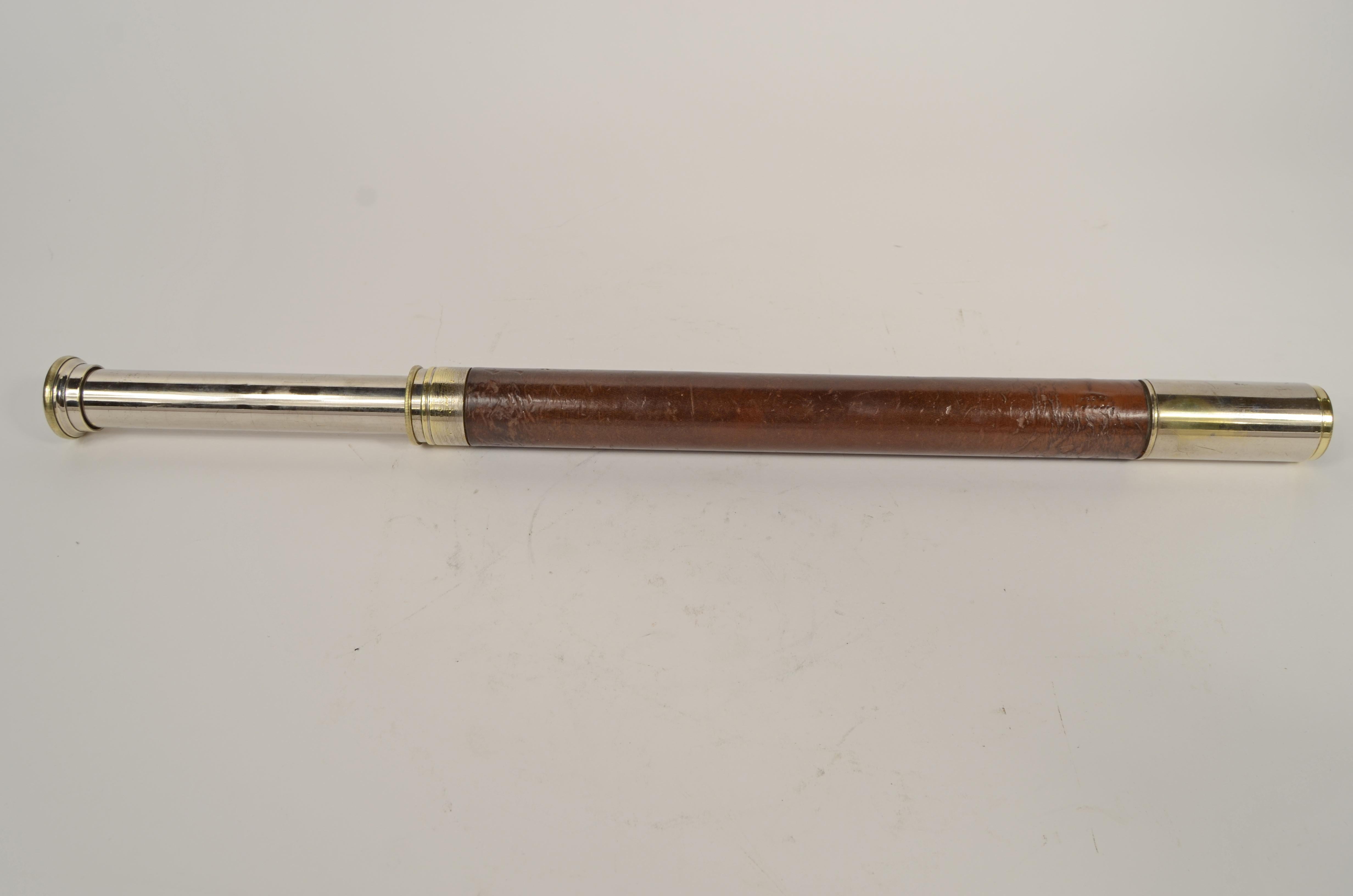 20th Century Cannocchiale a sezione tonda in ottone cromato e cuoio Inghilterra primi '900 in vendita