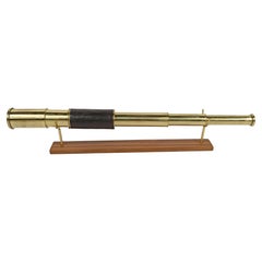 Cannocchiale  a sezione tonda in ottone e cuoio messa a fuoco a 3 allunghi 1850