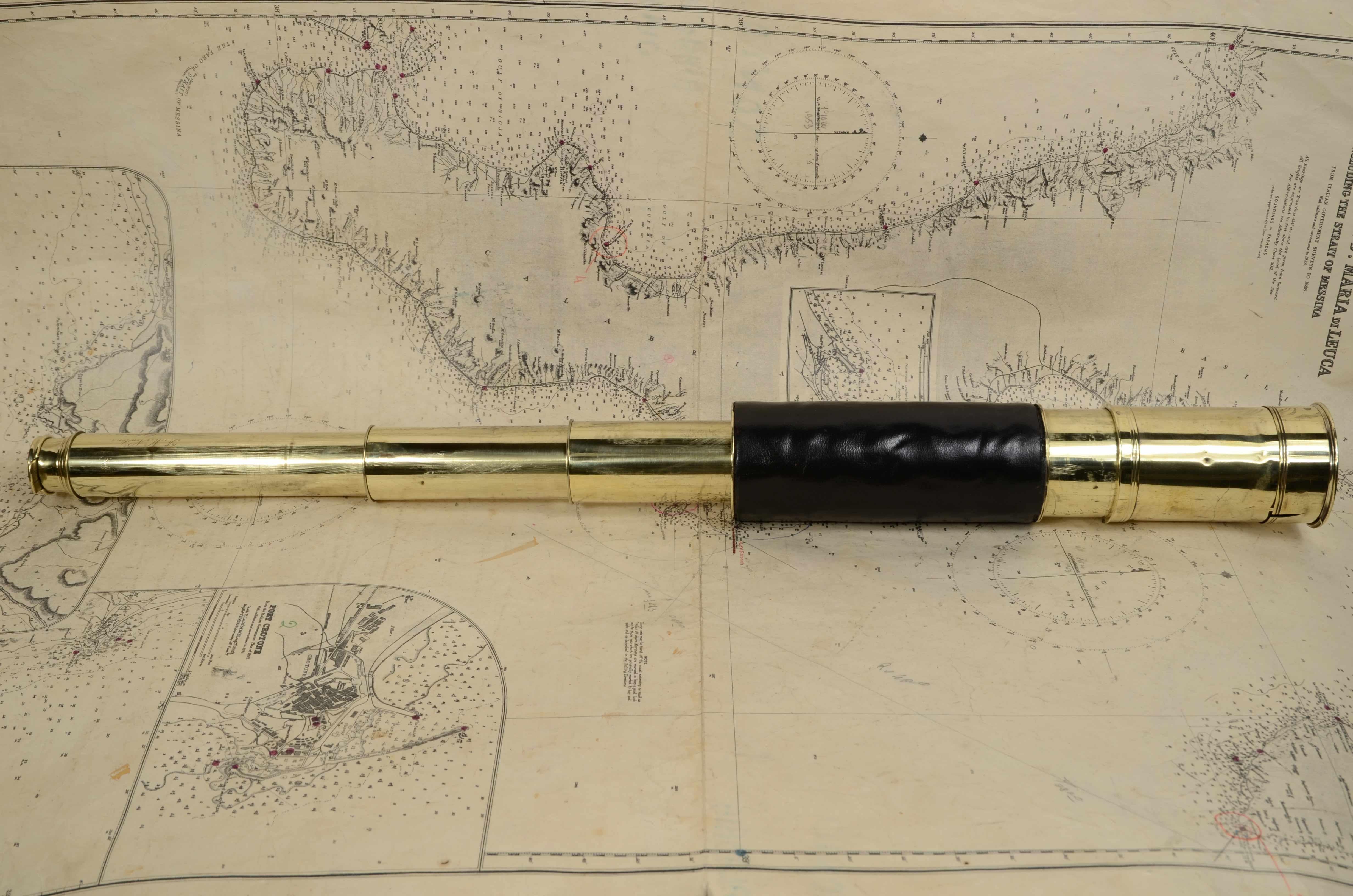 Brass telescope 3 extensions signed F.M. Newton Optician Halifax 1870  For Sale 1