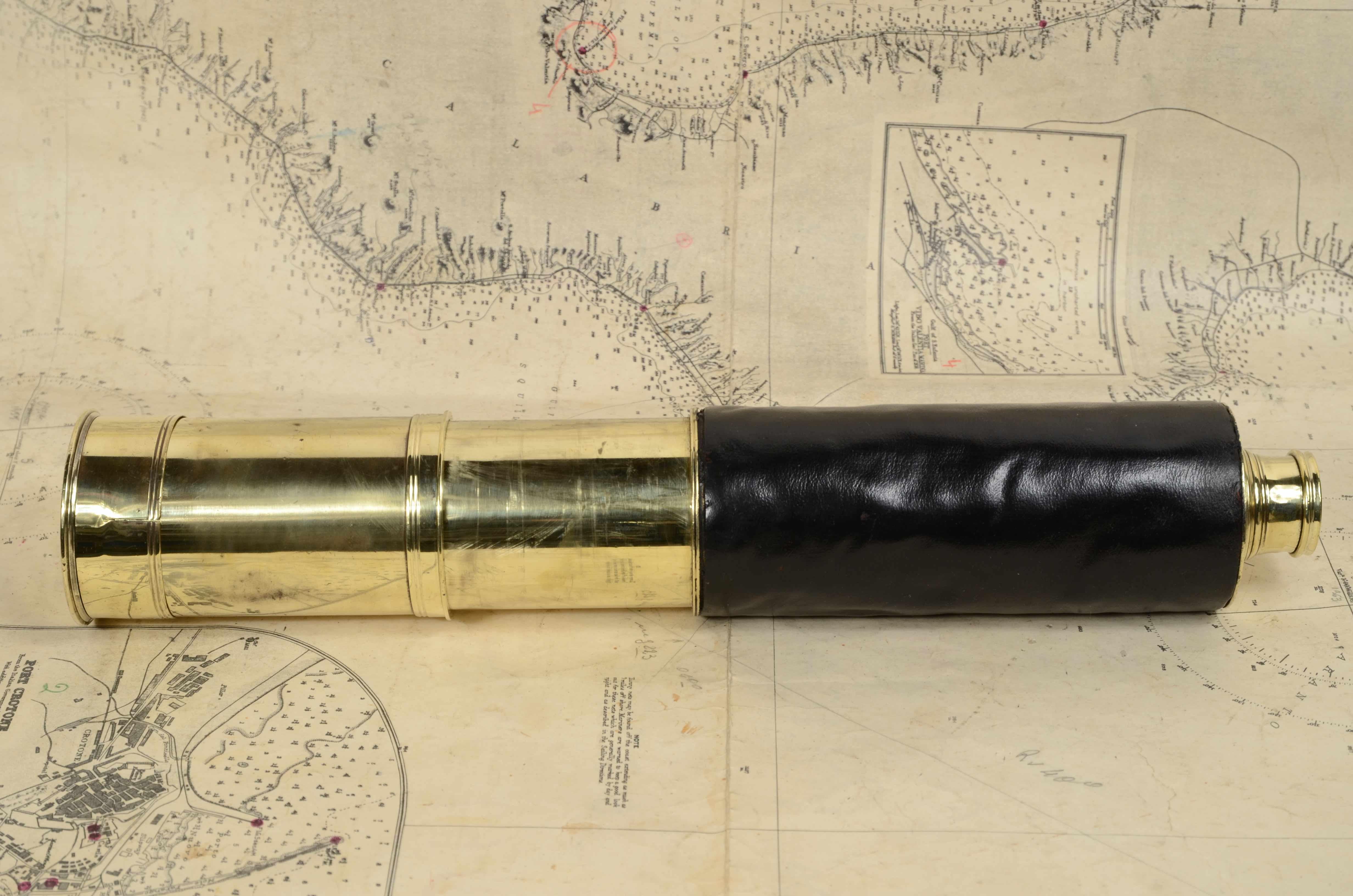 Brass telescope 3 extensions signed F.M. Newton Optician Halifax 1870  For Sale 2