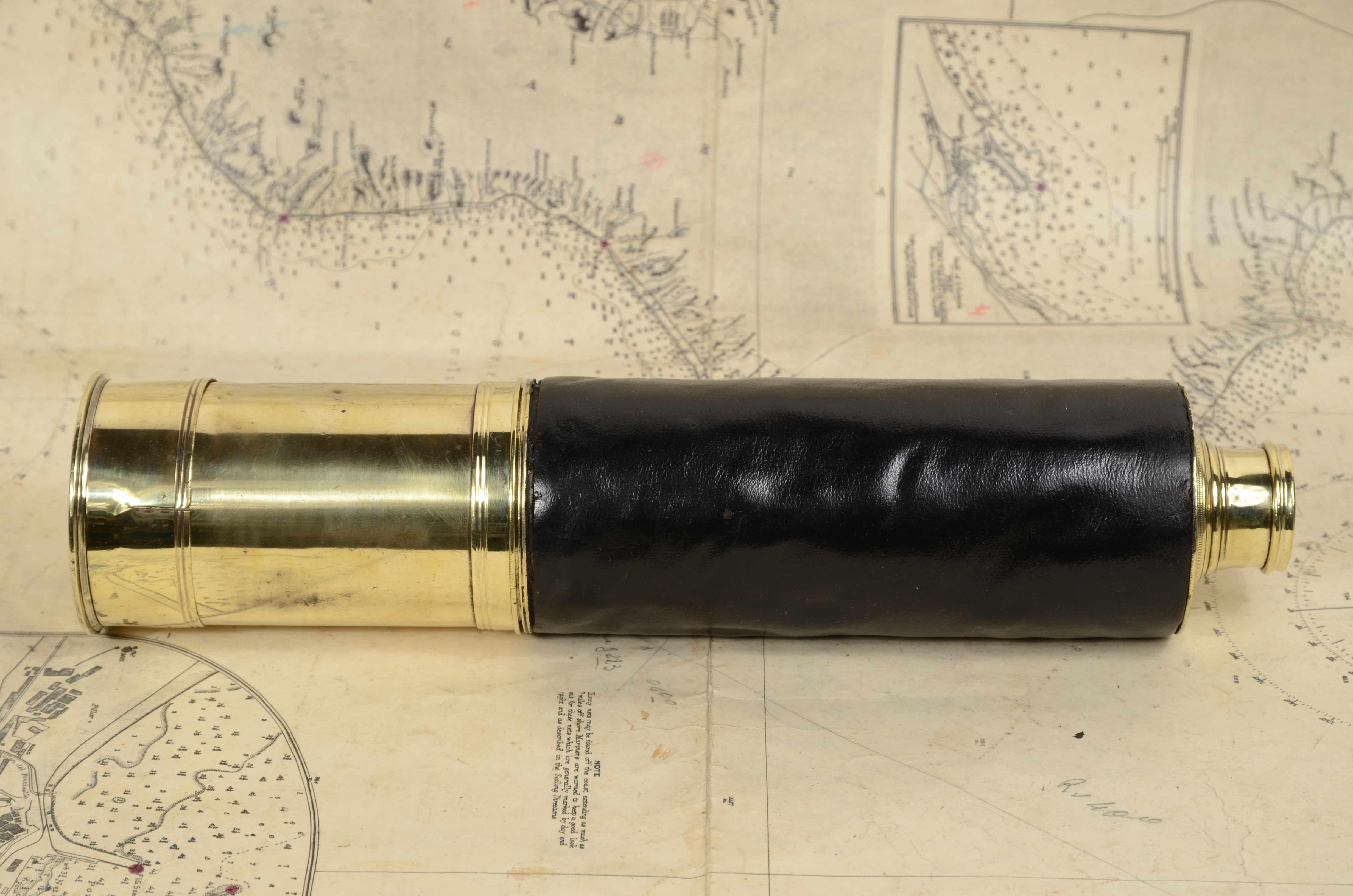 Brass telescope 3 extensions signed F.M. Newton Optician Halifax 1870  For Sale 3