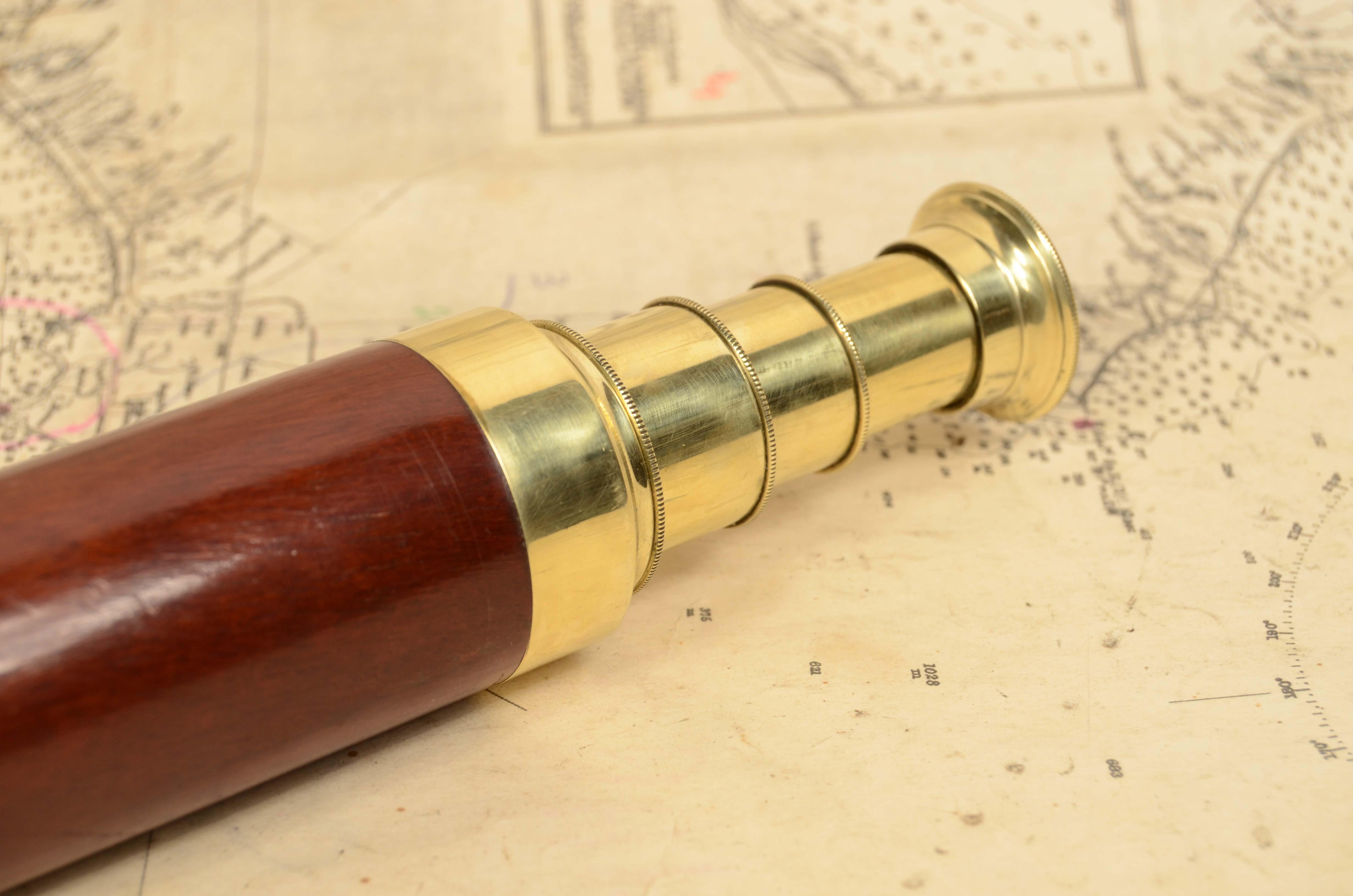 Télescope rond en laiton avec manche en bois d'acajou 1850 en vente 3