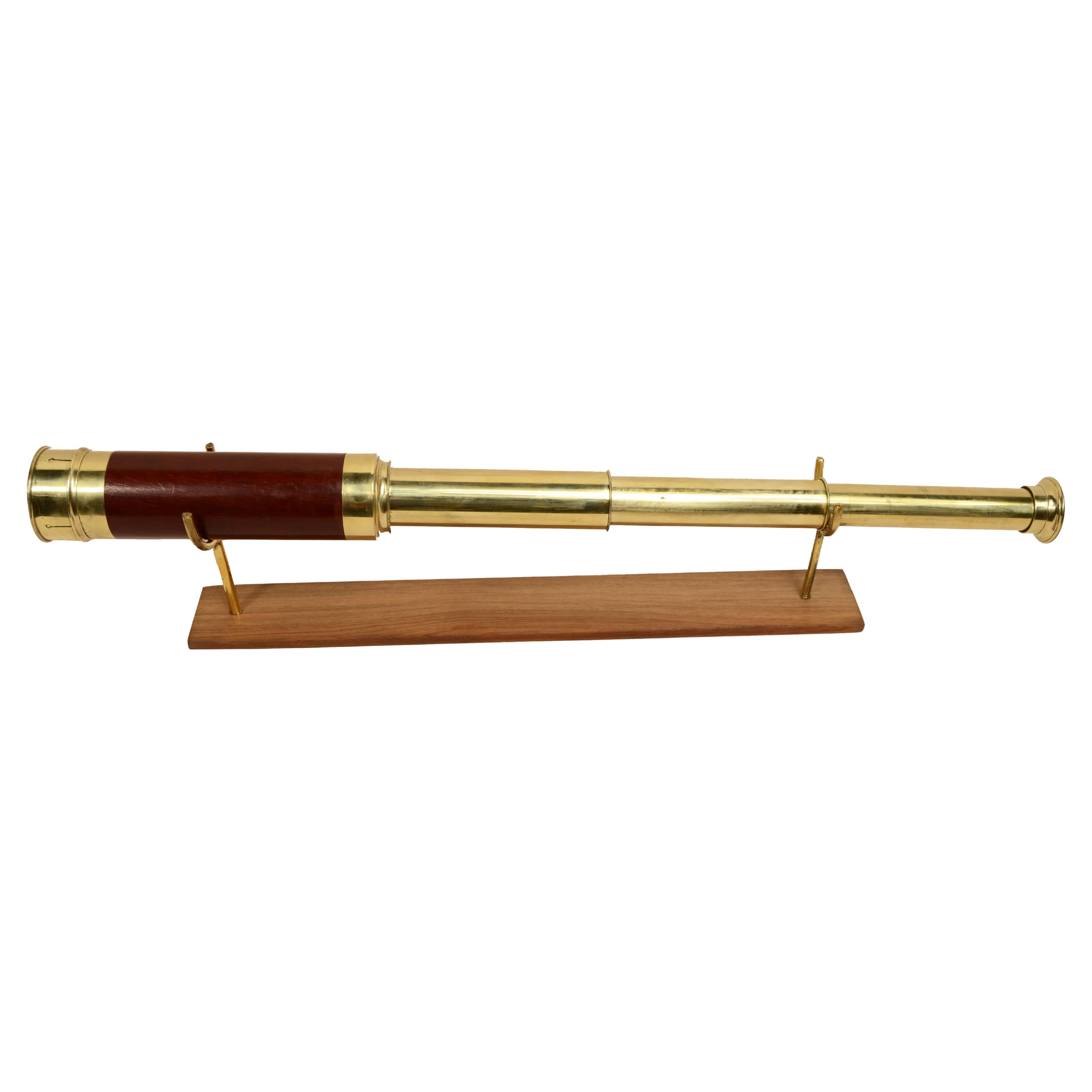 Round section brass telescope with mahogany wood handle 1850s