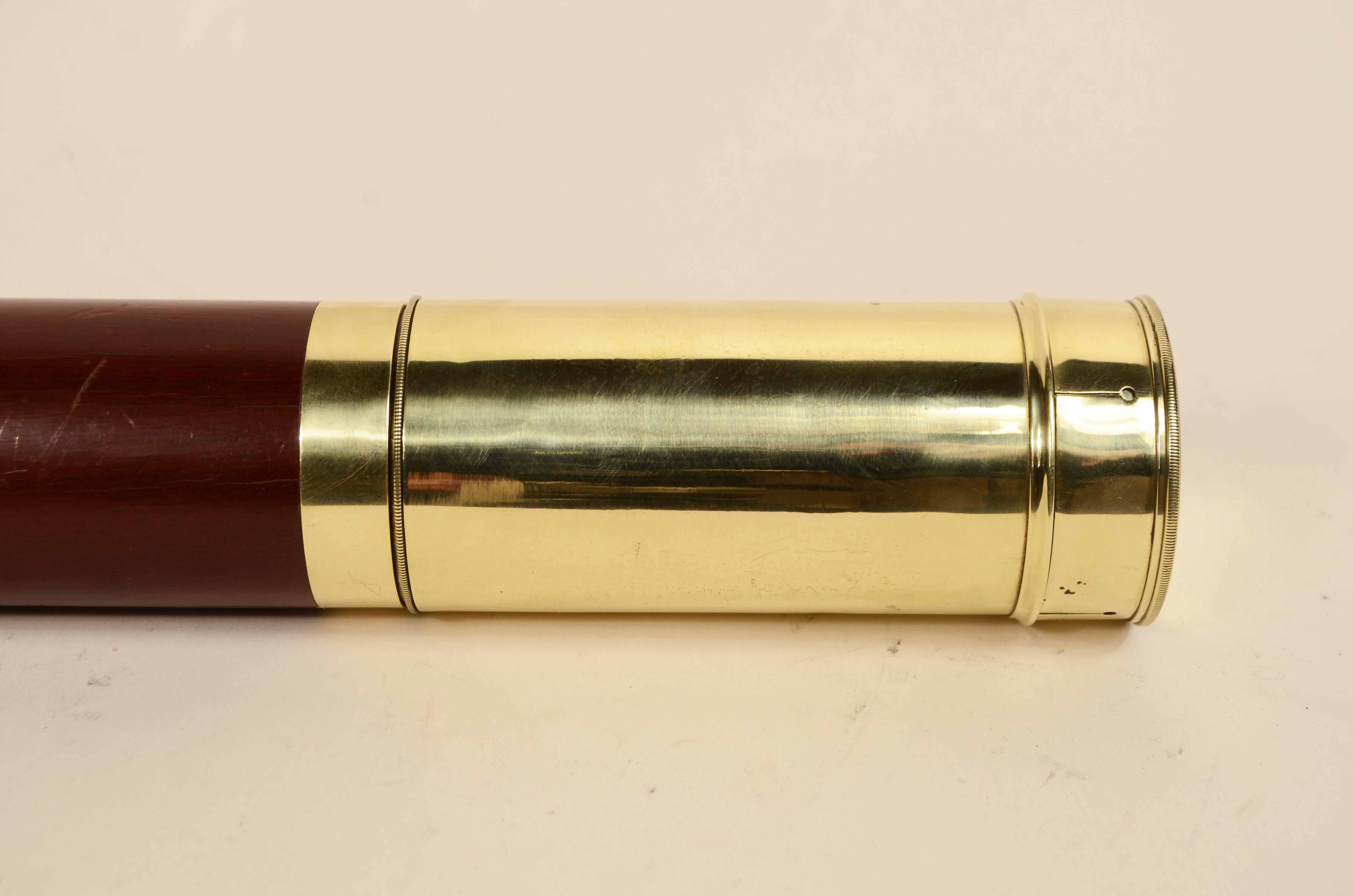 Télescope rond en laiton avec poignée en acajou 3 extensions 1850 en vente 7
